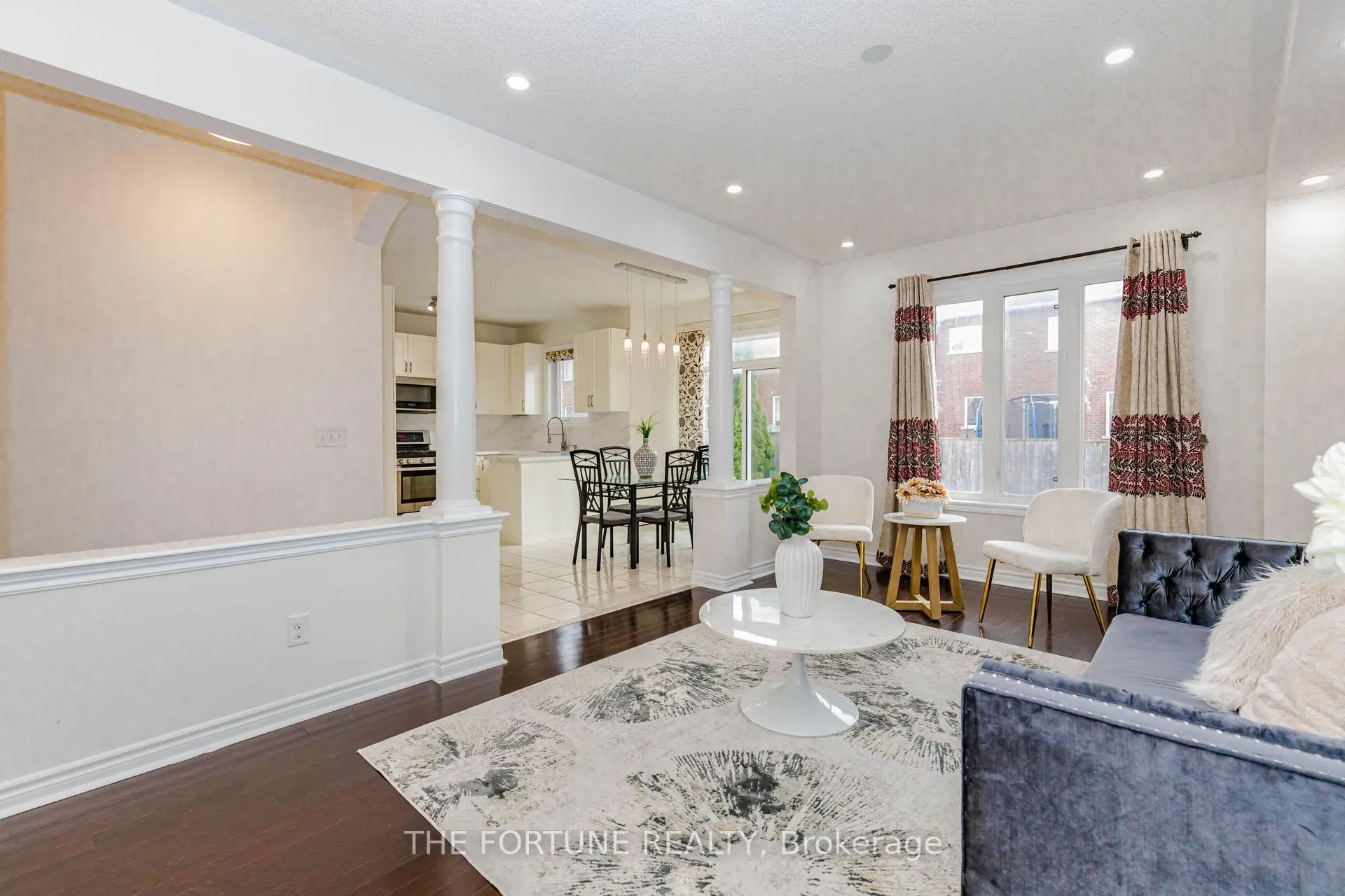 Photo 12 of 16 Haviland Circle, Brampton, Sandringham-Wellington — HOMEH