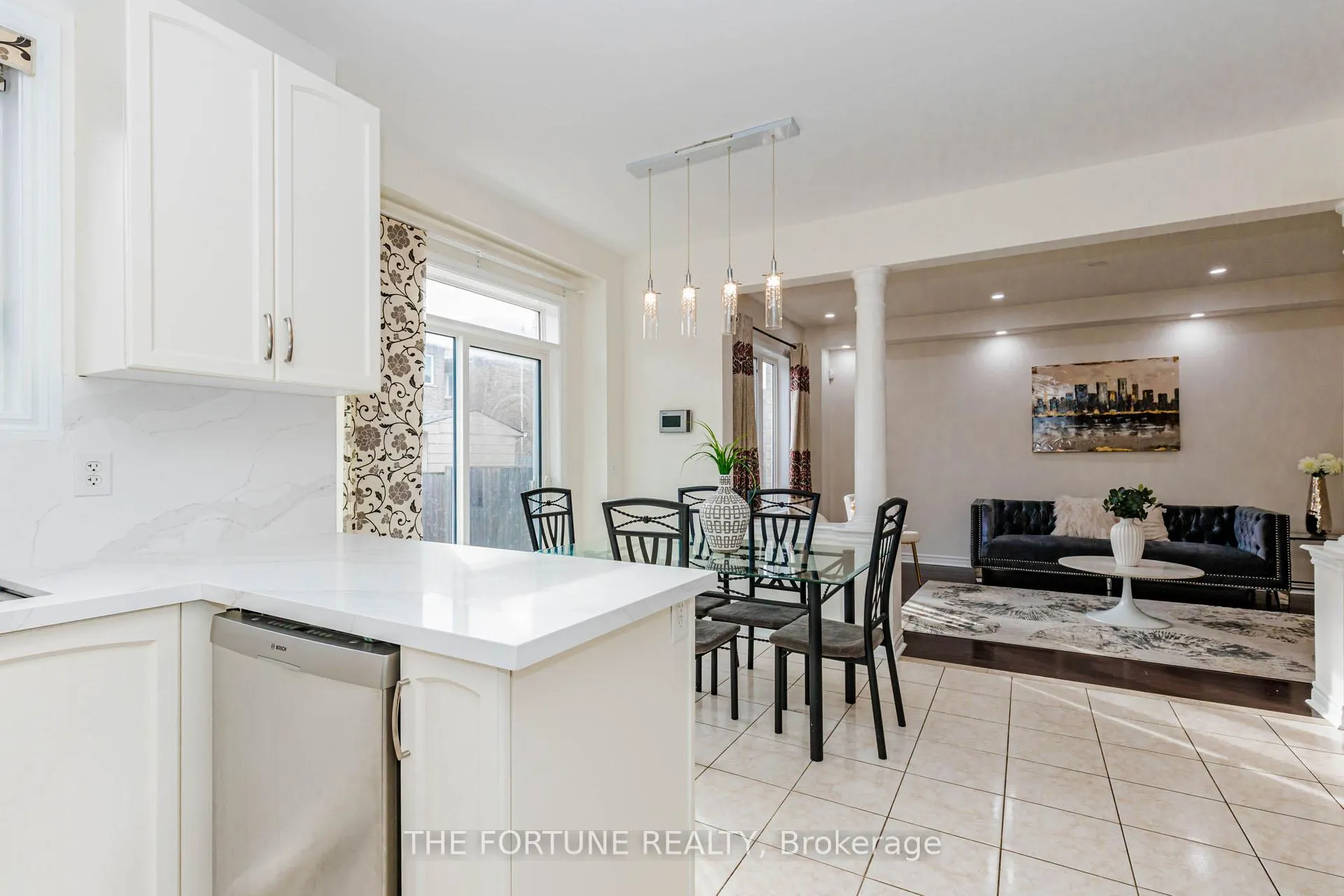 Photo 17 of 16 Haviland Circle, Brampton, Sandringham-Wellington — HOMEH
