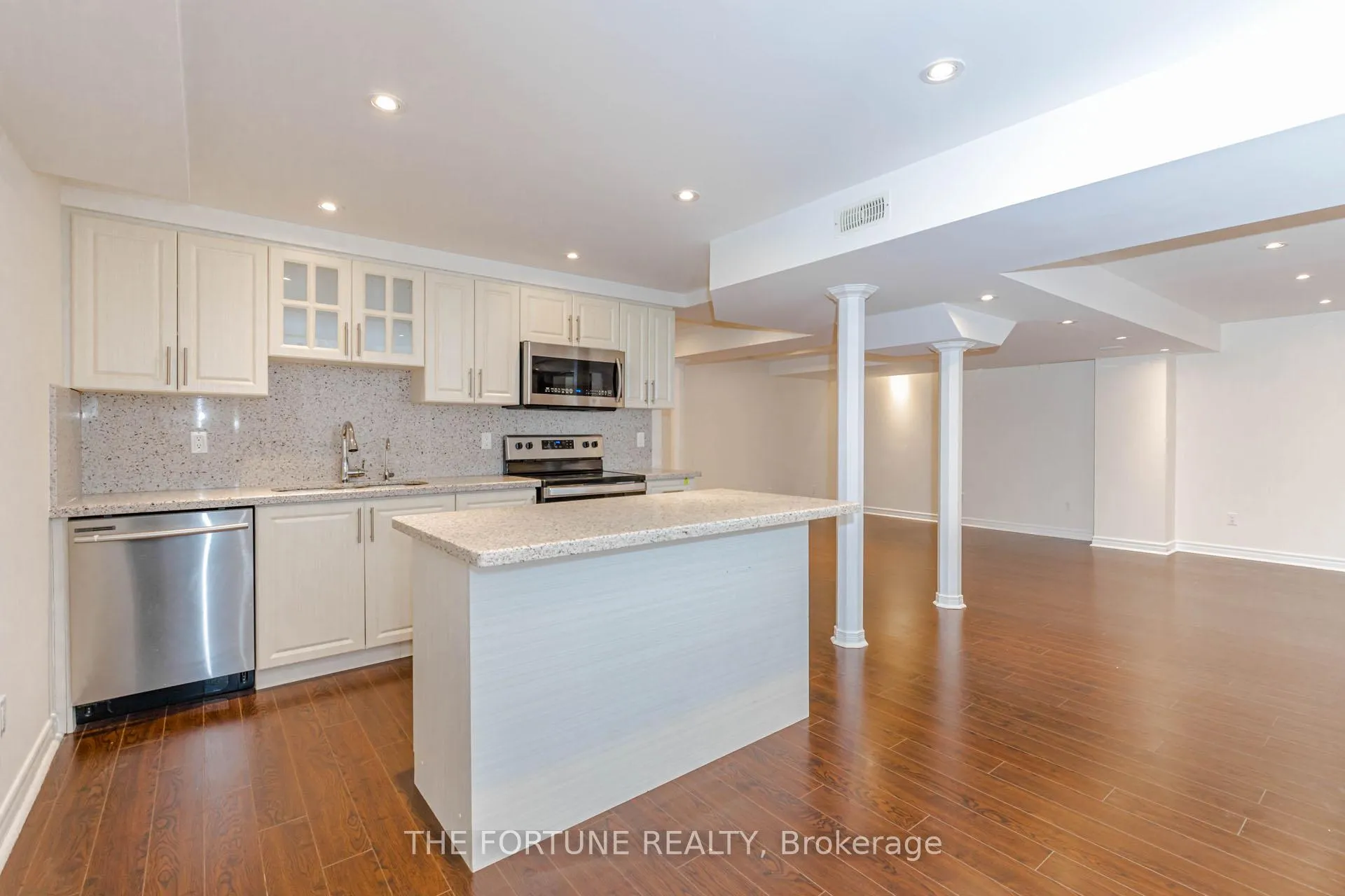 Photo 44 of 16 Haviland Circle, Brampton, Sandringham-Wellington — HOMEH