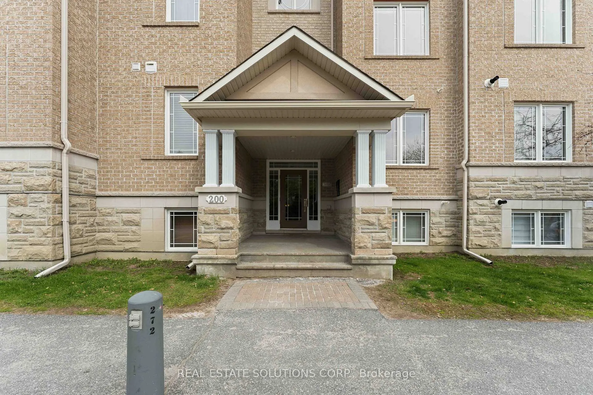 Photo 2 of Unit 5, 200 Paseo Private, Ottawa, Centrepointe — HOMEH