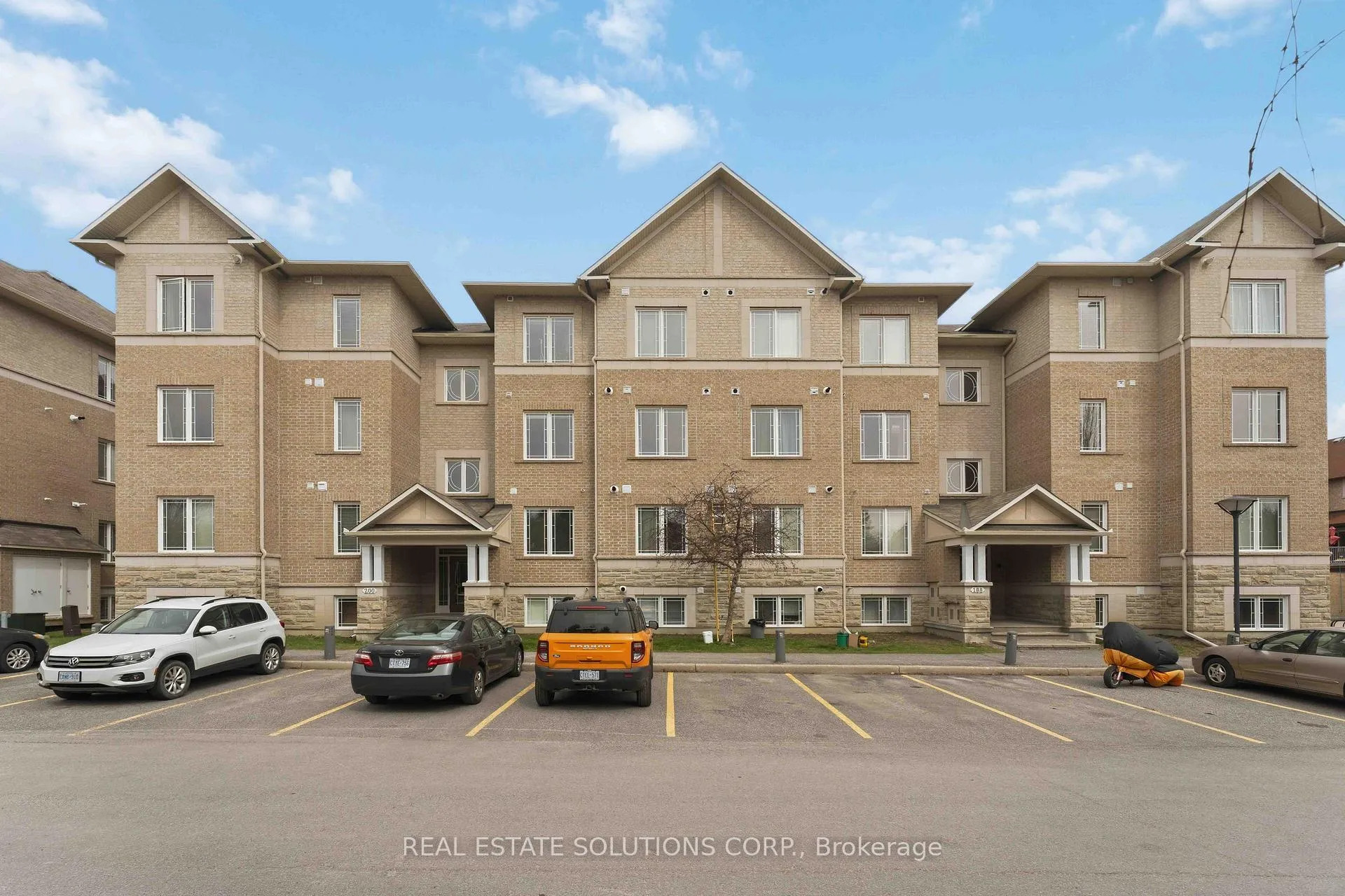 Photo 3 of Unit 5, 200 Paseo Private, Ottawa, Centrepointe — HOMEH