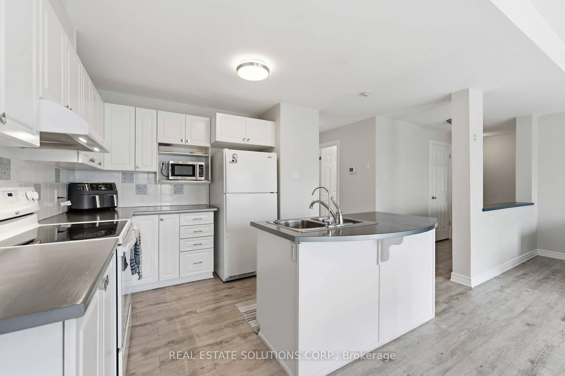 Photo 21 of Unit 5, 200 Paseo Private, Ottawa, Centrepointe — HOMEH