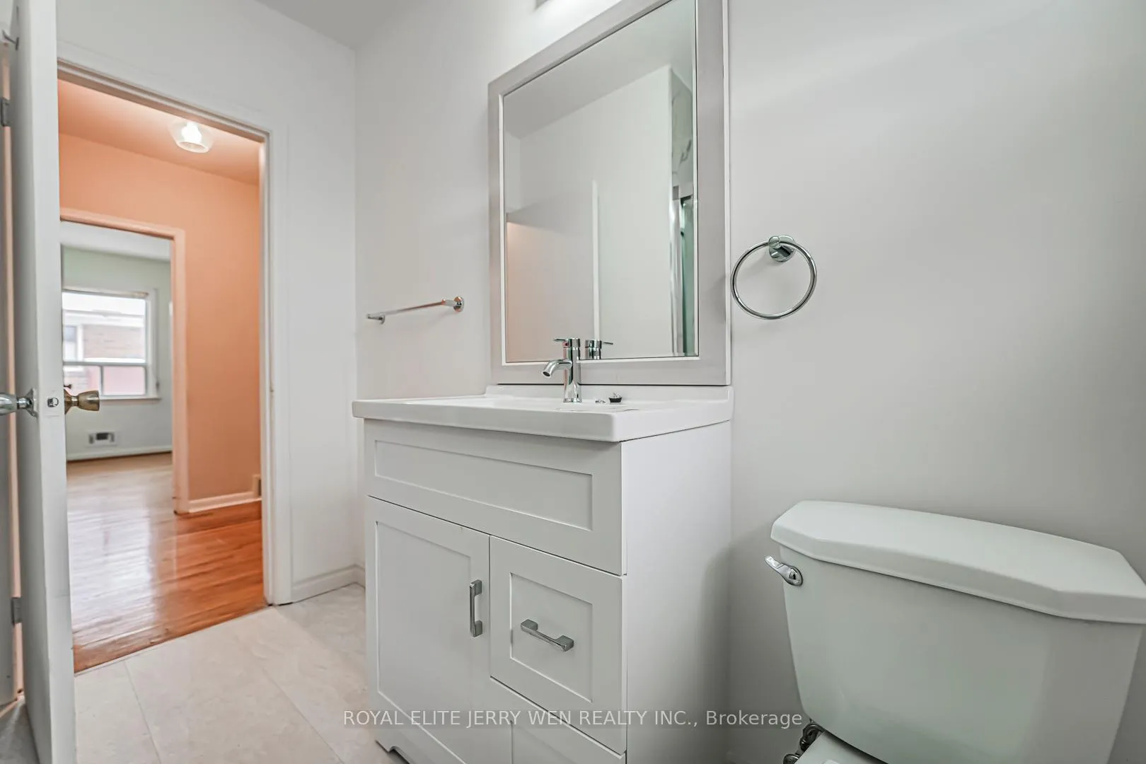 Photo 17 of Unit Upper, 12 North Heights Road, Etobicoke, Princess-Rosethorn — HOMEH