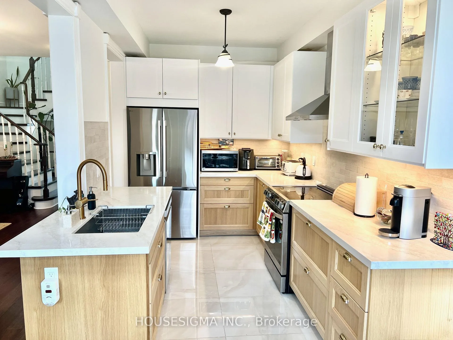 Photo 4 of 123 Wildberry Crescent, Vaughan, Vellore Village — HOMEH