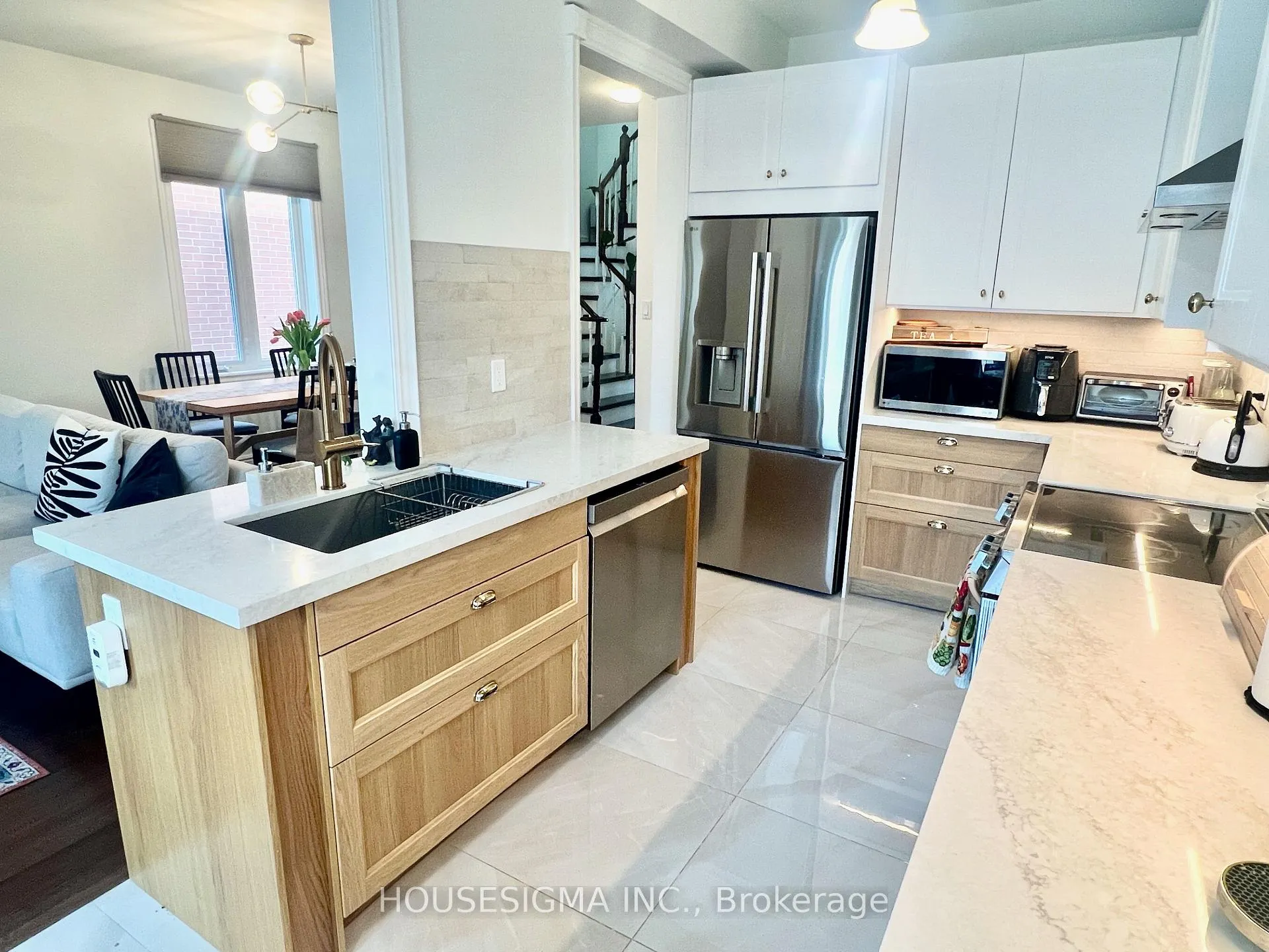 Photo 5 of 123 Wildberry Crescent, Vaughan, Vellore Village — HOMEH