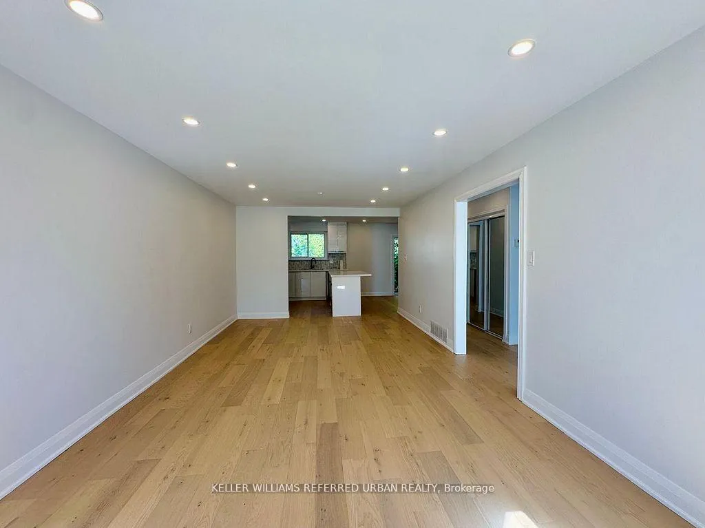 Photo 3 of Unit Main, 906 Marinet Crescent, Pickering, West Shore — HOMEH