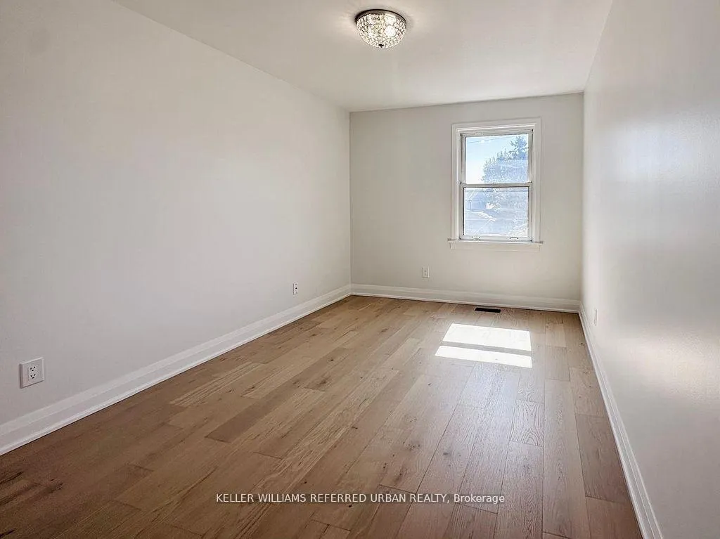 Photo 8 of Unit Main, 906 Marinet Crescent, Pickering, West Shore — HOMEH
