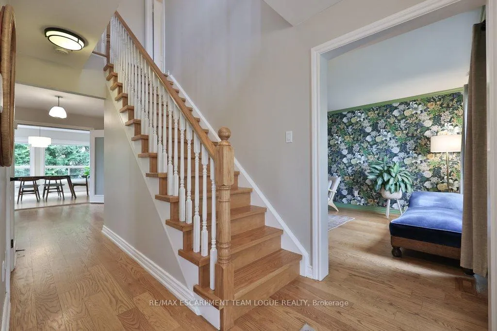 Photo 2 of 690 Lambshead Drive, Burlington, Brant — HOMEH
