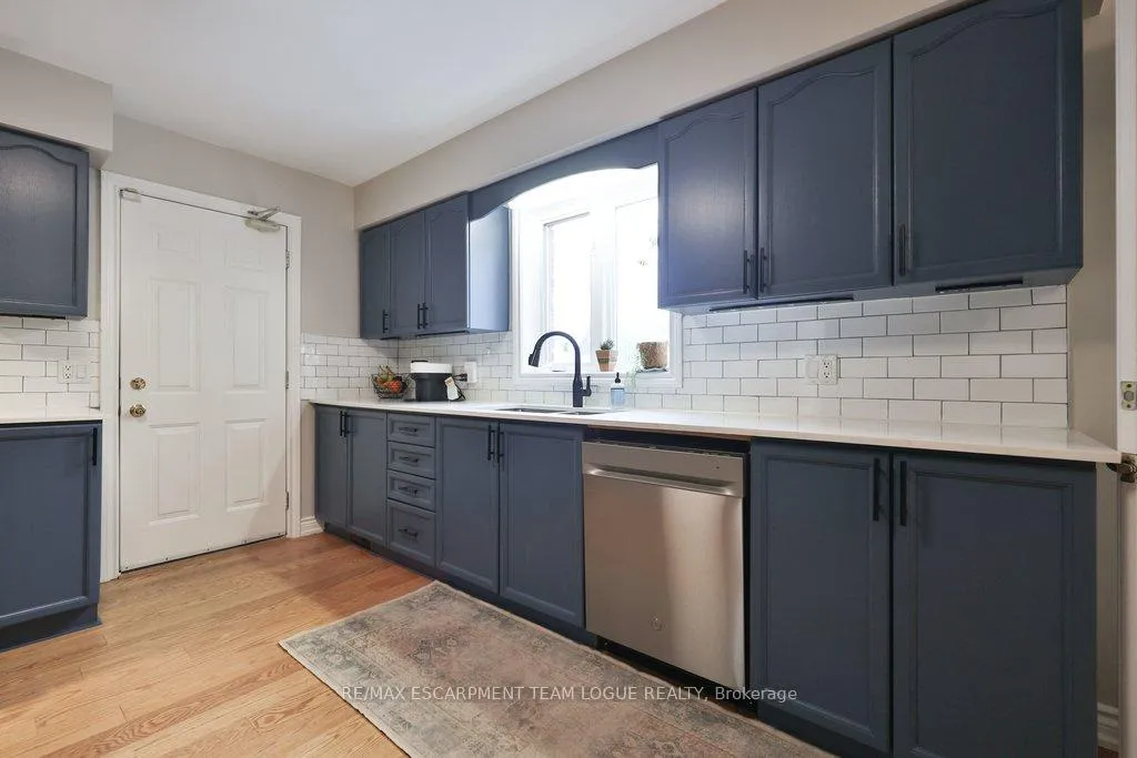 Photo 8 of 690 Lambshead Drive, Burlington, Brant — HOMEH