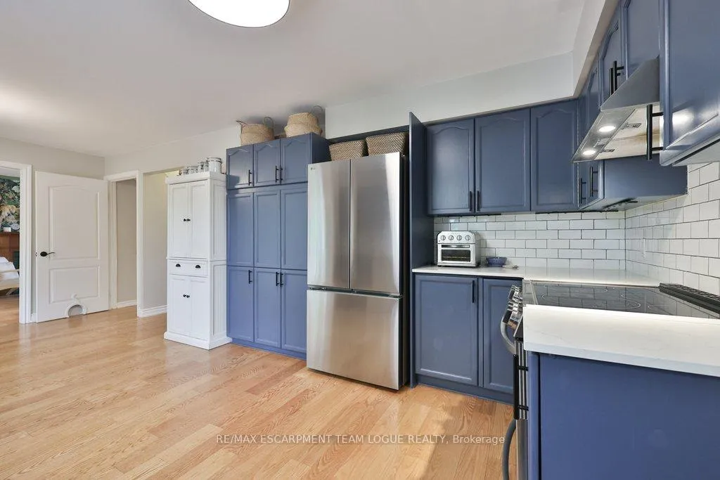 Photo 9 of 690 Lambshead Drive, Burlington, Brant — HOMEH