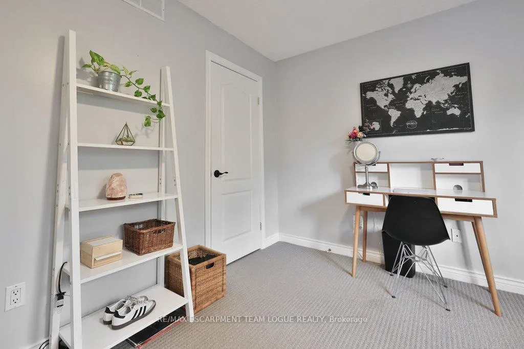 Photo 26 of 690 Lambshead Drive, Burlington, Brant — HOMEH