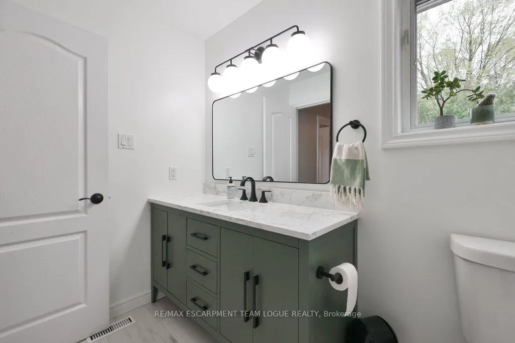 Photo 29 of 690 Lambshead Drive, Burlington, Brant — HOMEH