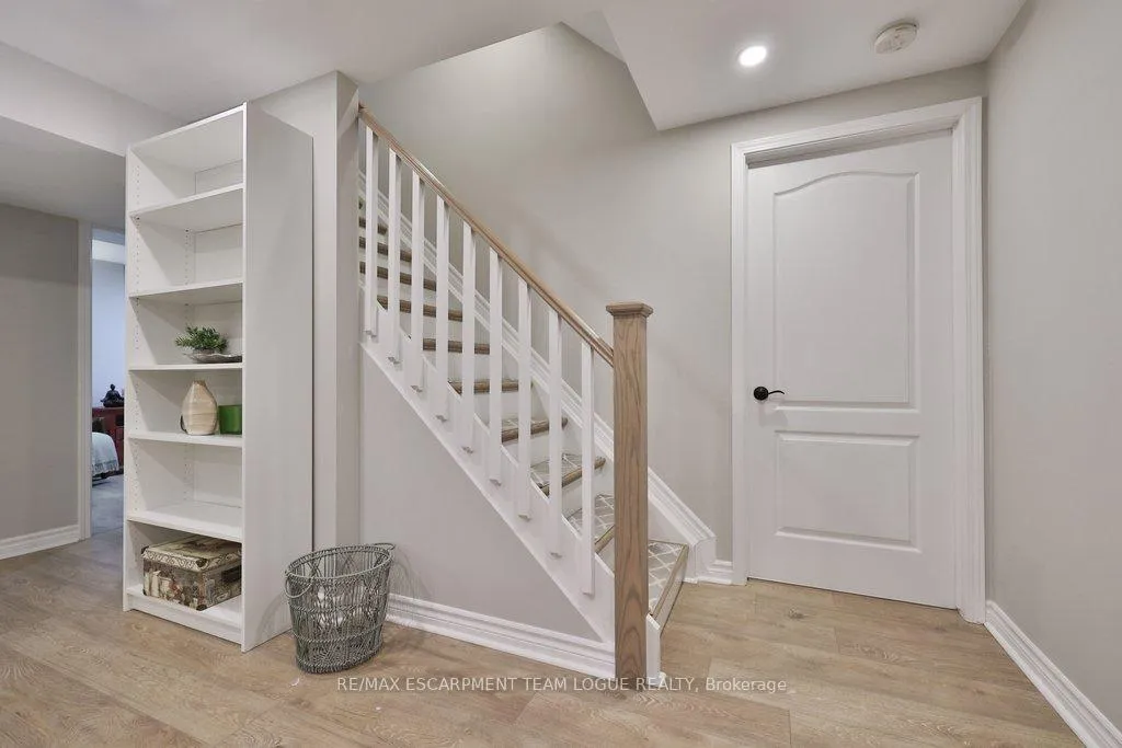 Photo 30 of 690 Lambshead Drive, Burlington, Brant — HOMEH