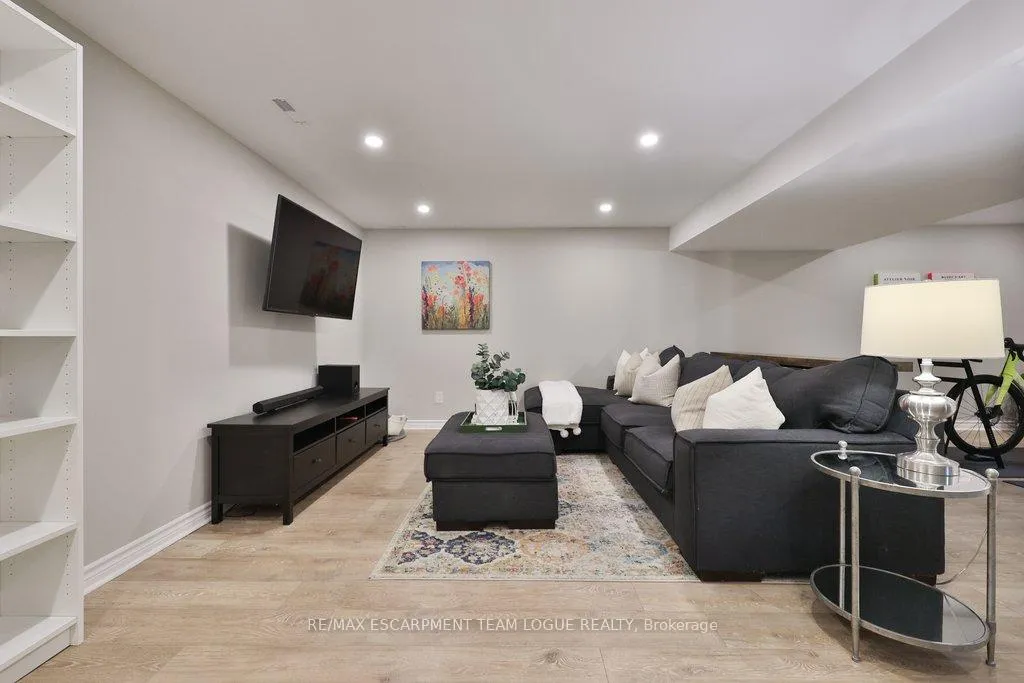 Photo 31 of 690 Lambshead Drive, Burlington, Brant — HOMEH