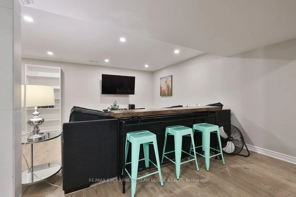 Photo 34 of 690 Lambshead Drive, Burlington, Brant — HOMEH