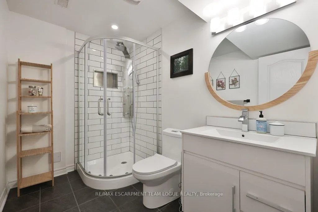 Photo 37 of 690 Lambshead Drive, Burlington, Brant — HOMEH