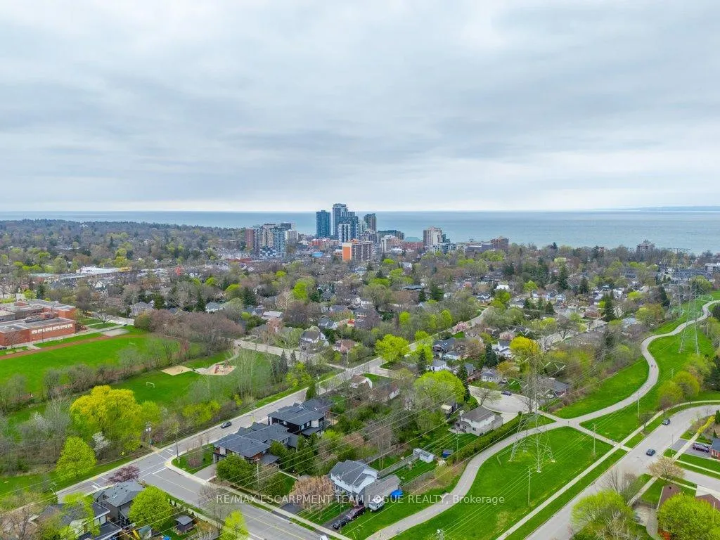 Photo 48 of 690 Lambshead Drive, Burlington, Brant — HOMEH