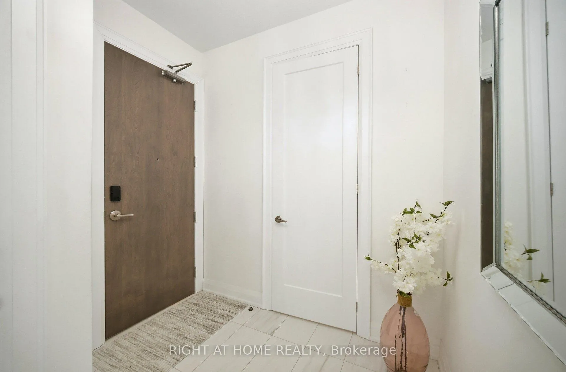 Photo 6 of Unit 105, 42 Mill Street, Halton Hills, Georgetown — HOMEH