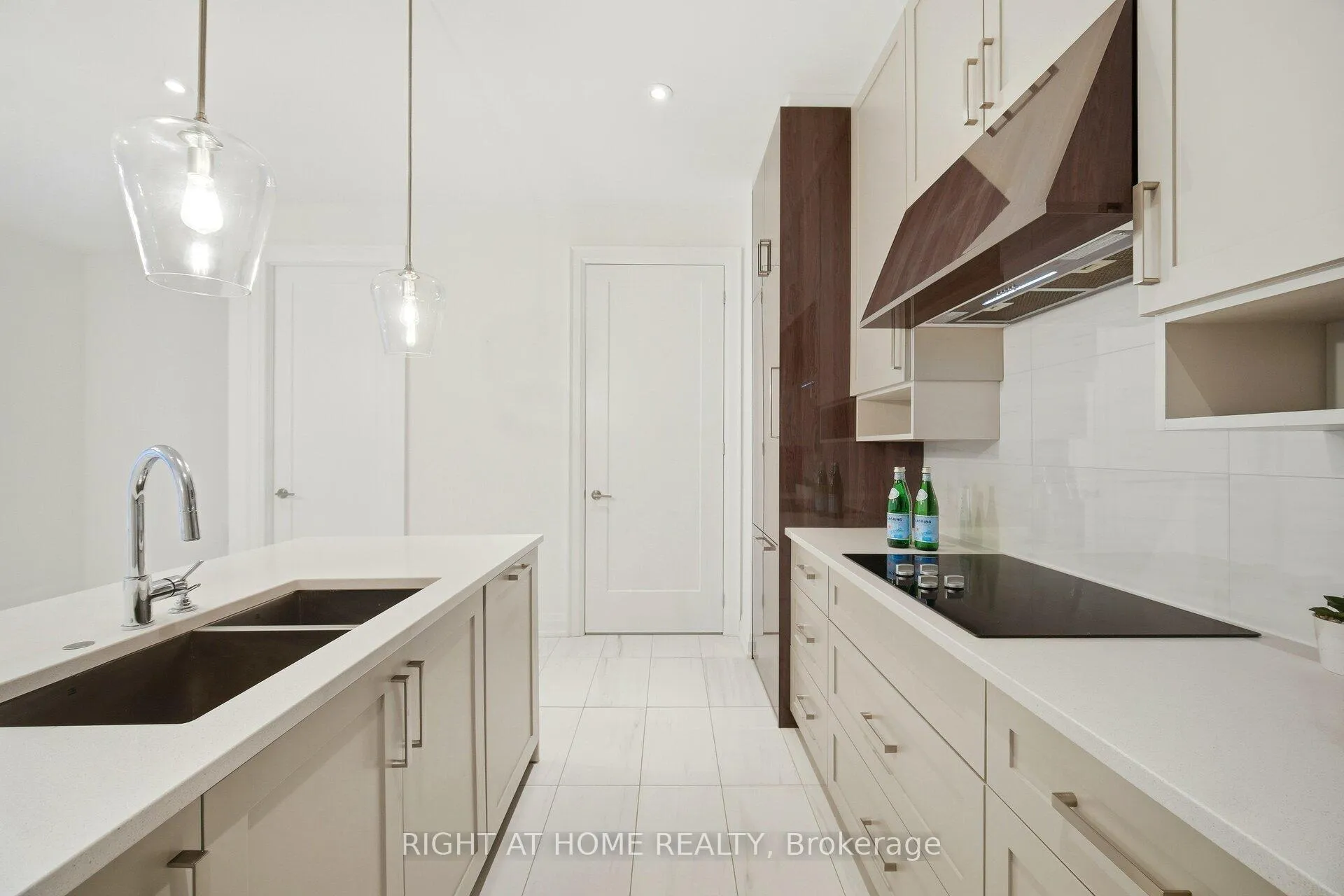 Photo 12 of Unit 105, 42 Mill Street, Halton Hills, Georgetown — HOMEH