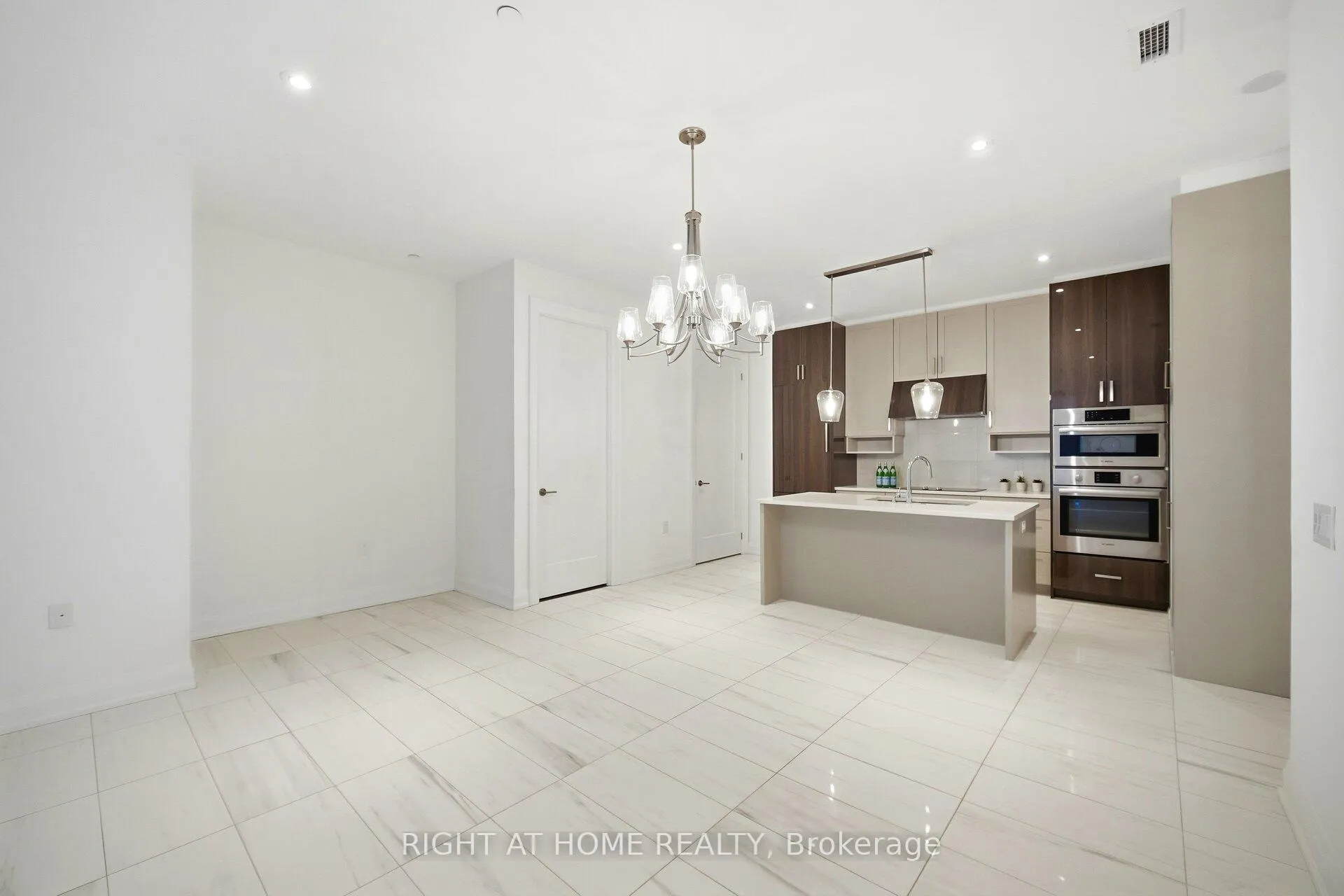 Photo 16 of Unit 105, 42 Mill Street, Halton Hills, Georgetown — HOMEH