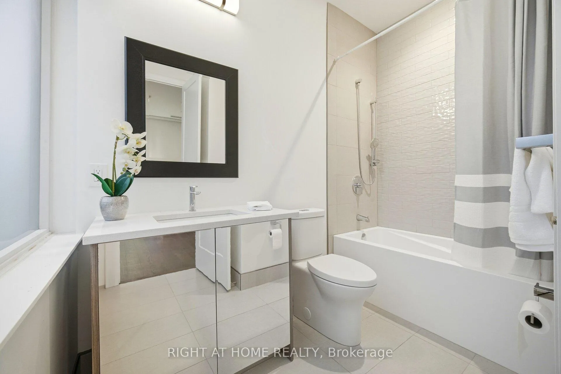 Photo 40 of Unit 105, 42 Mill Street, Halton Hills, Georgetown — HOMEH