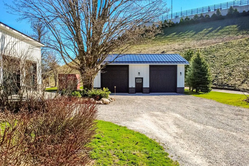 Photo 3 of 4885 6 Line N, Oro-Medonte, Moonstone — HOMEH