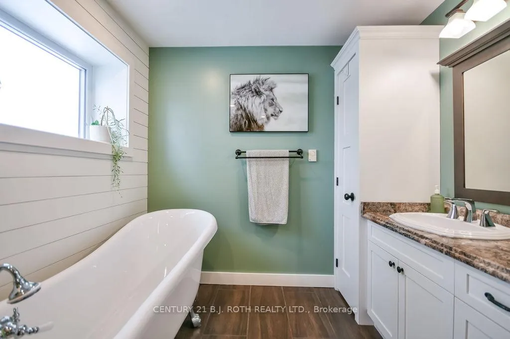 Photo 26 of 4885 6 Line N, Oro-Medonte, Moonstone — HOMEH