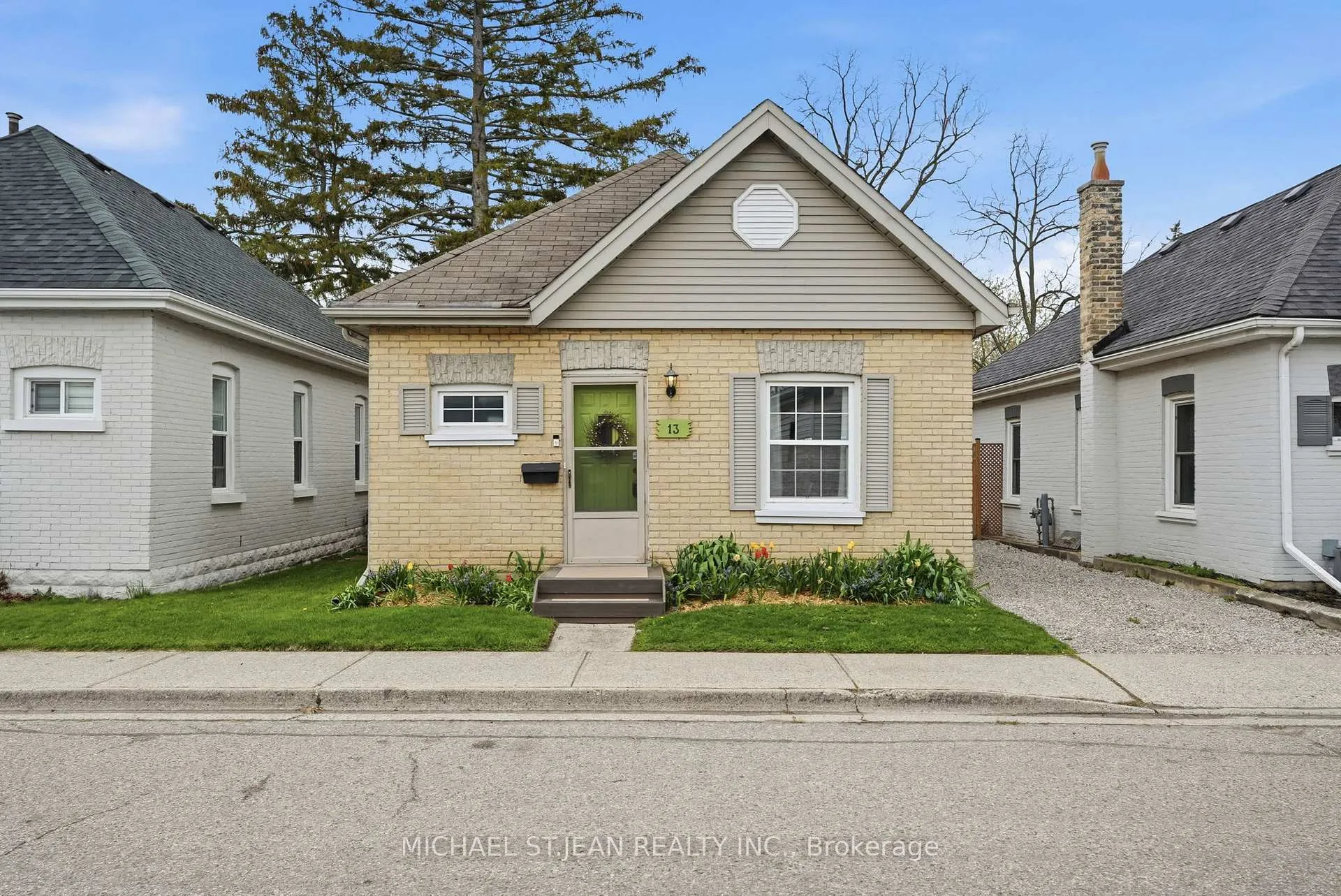 Photo 2 of 13 Gordon Street, Brantford — HOMEH