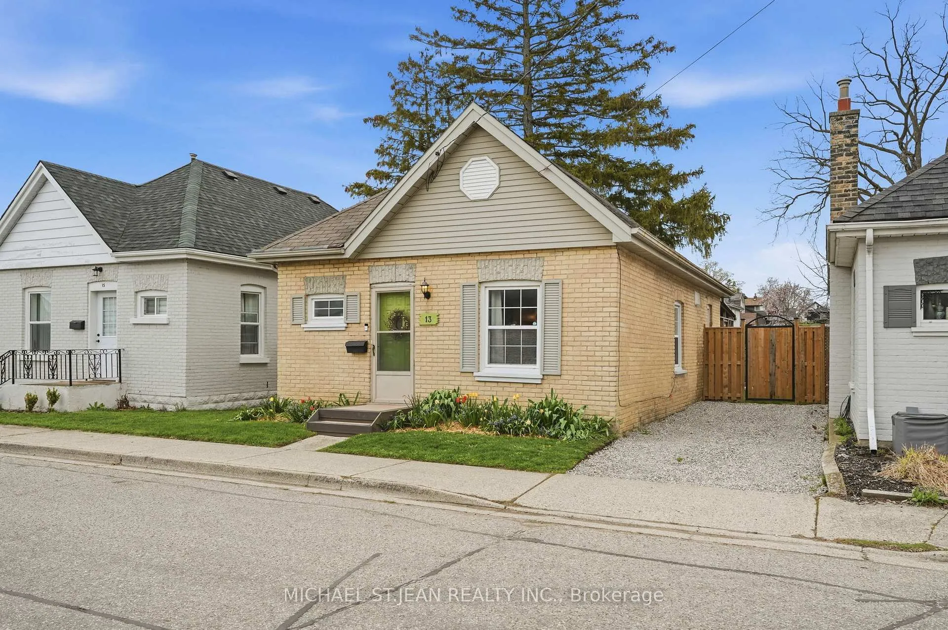 Photo 3 of 13 Gordon Street, Brantford — HOMEH
