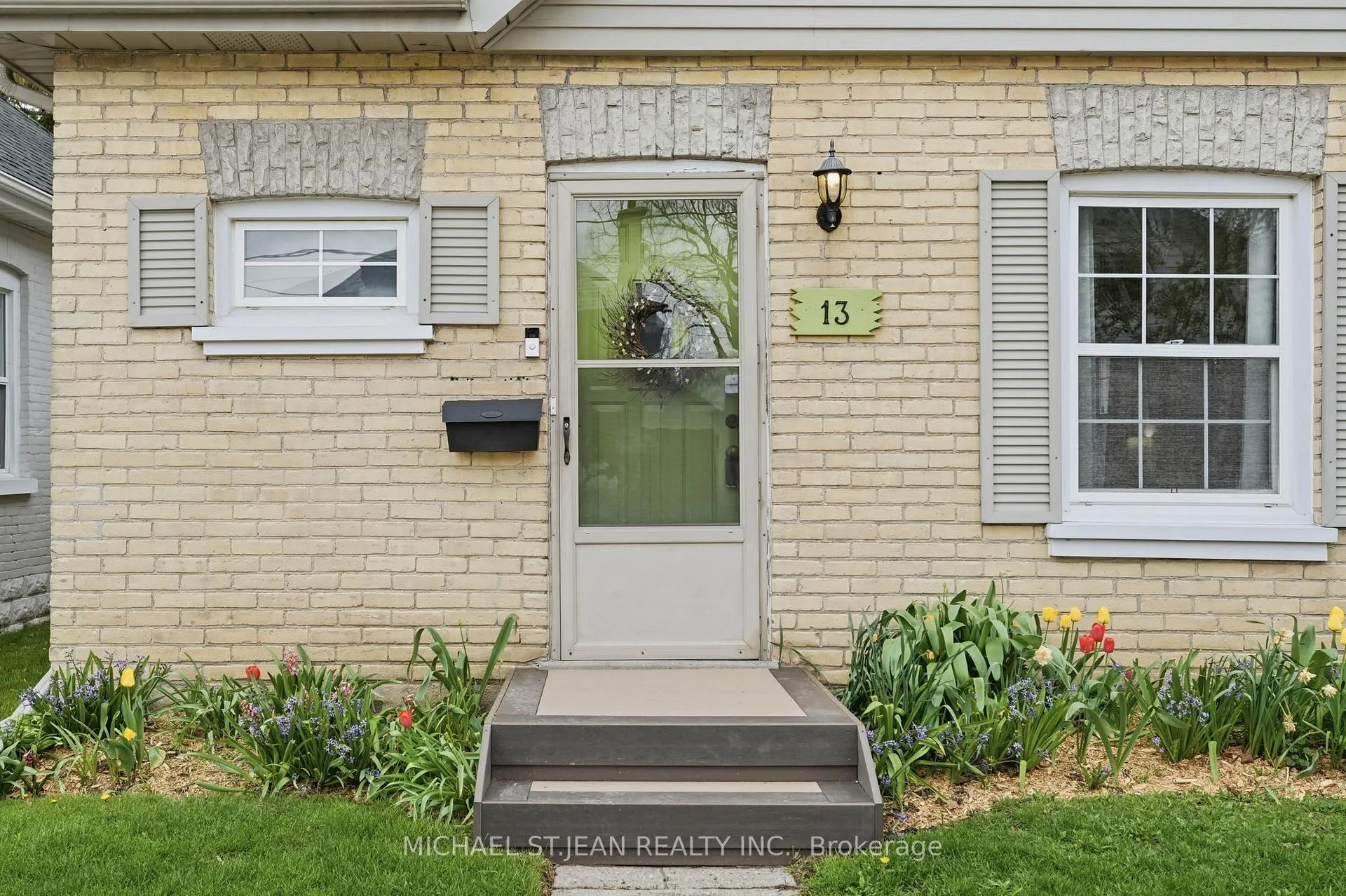 Photo 4 of 13 Gordon Street, Brantford — HOMEH