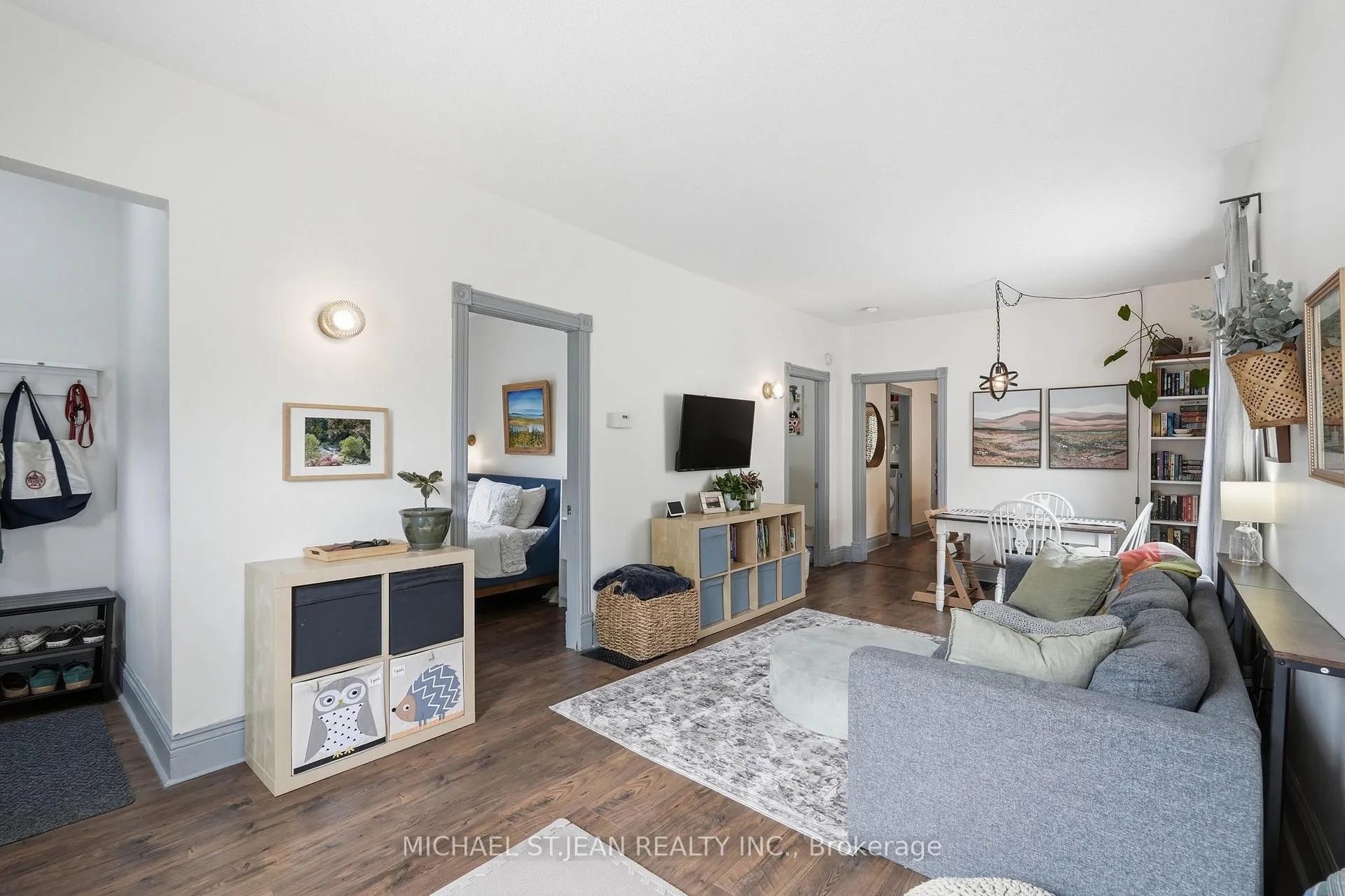 Photo 6 of 13 Gordon Street, Brantford — HOMEH