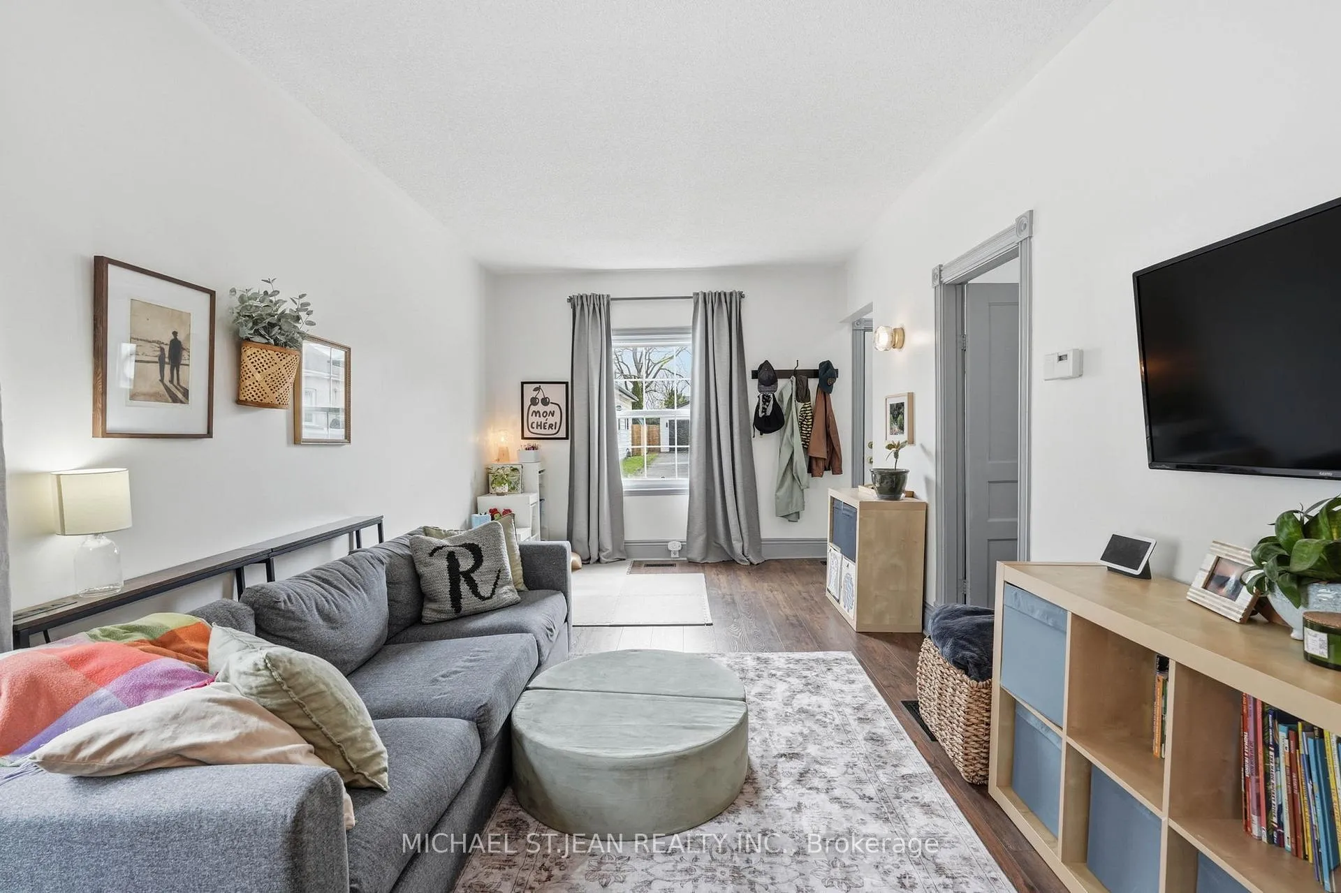 Photo 7 of 13 Gordon Street, Brantford — HOMEH