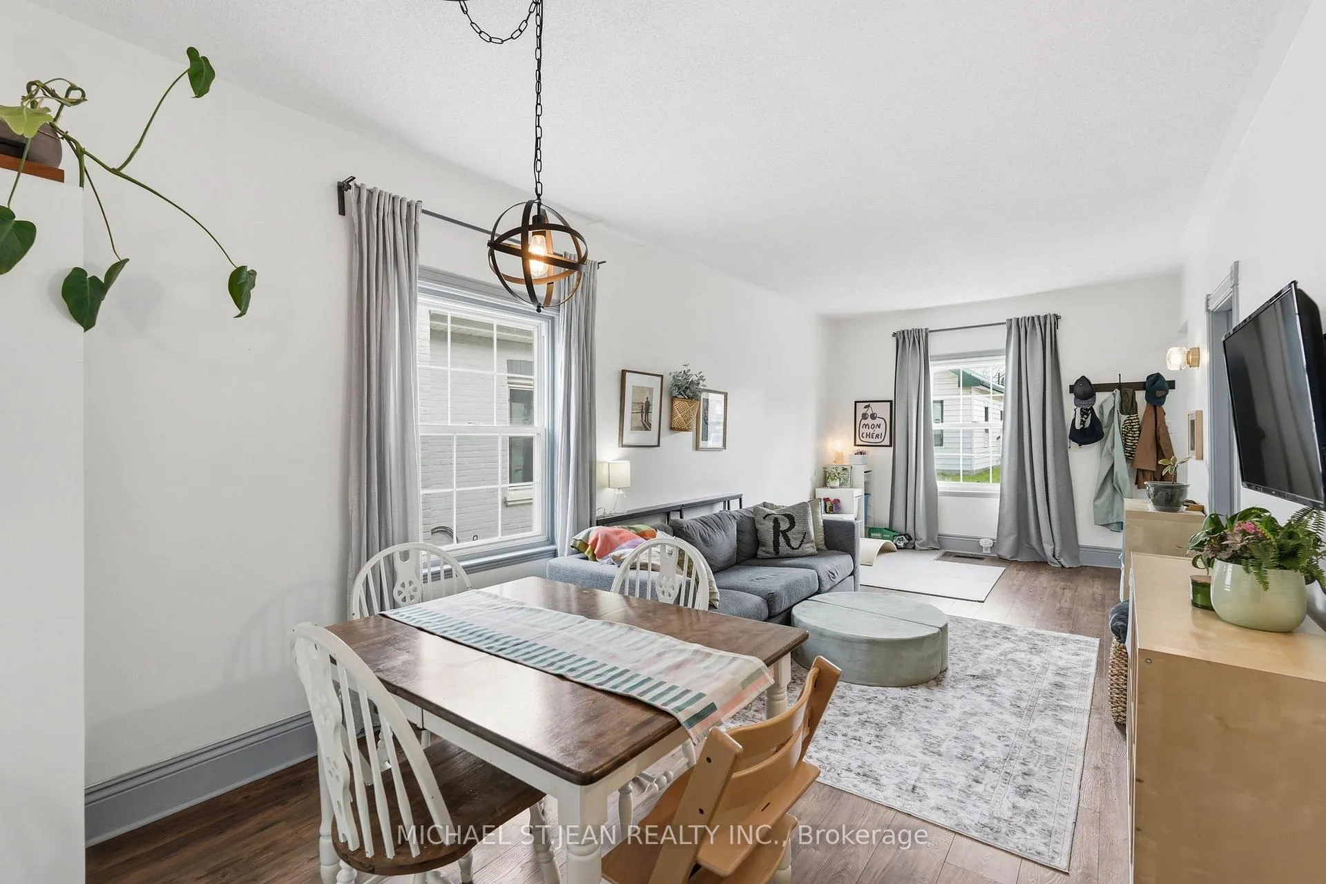 Photo 9 of 13 Gordon Street, Brantford — HOMEH