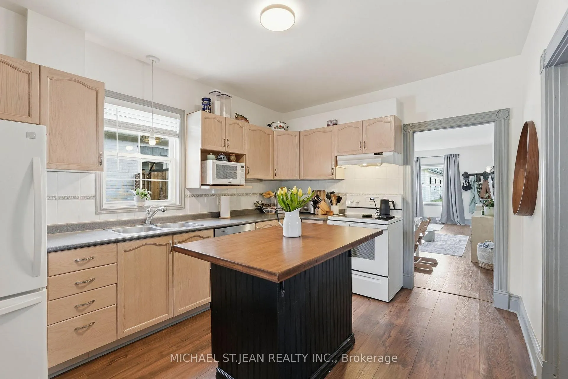 Photo 12 of 13 Gordon Street, Brantford — HOMEH