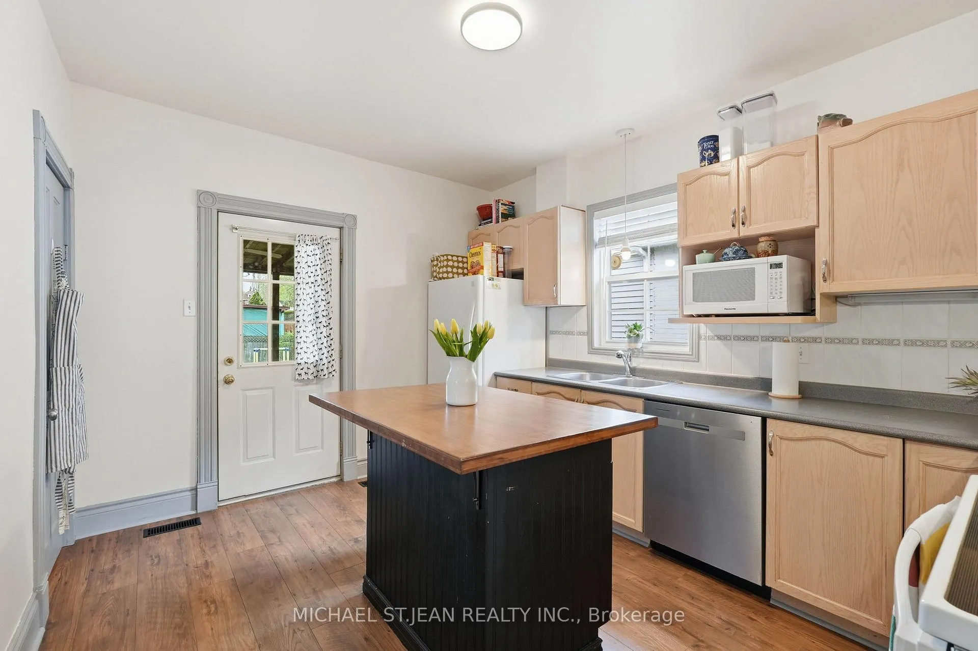 Photo 13 of 13 Gordon Street, Brantford — HOMEH
