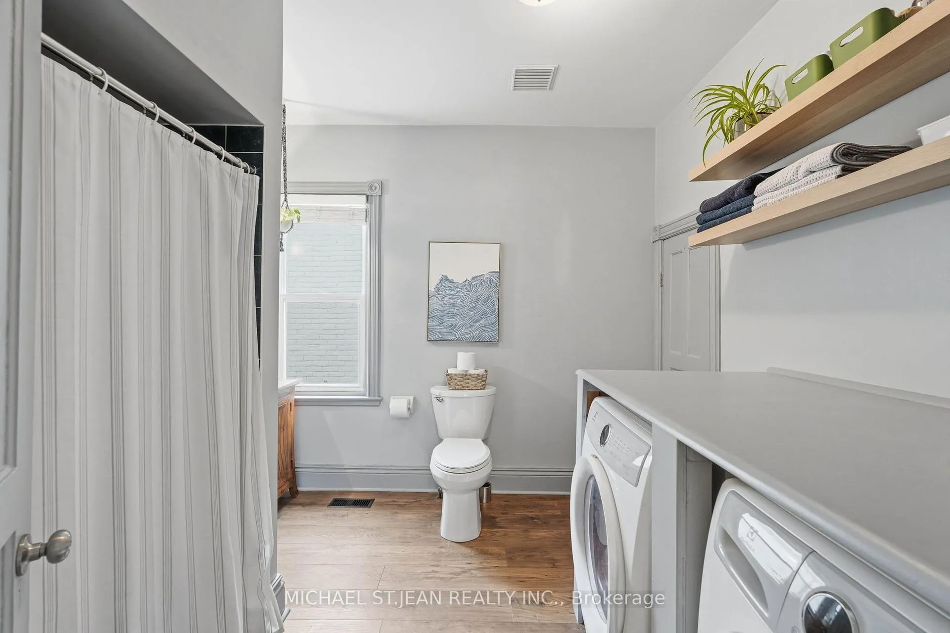 Photo 22 of 13 Gordon Street, Brantford — HOMEH