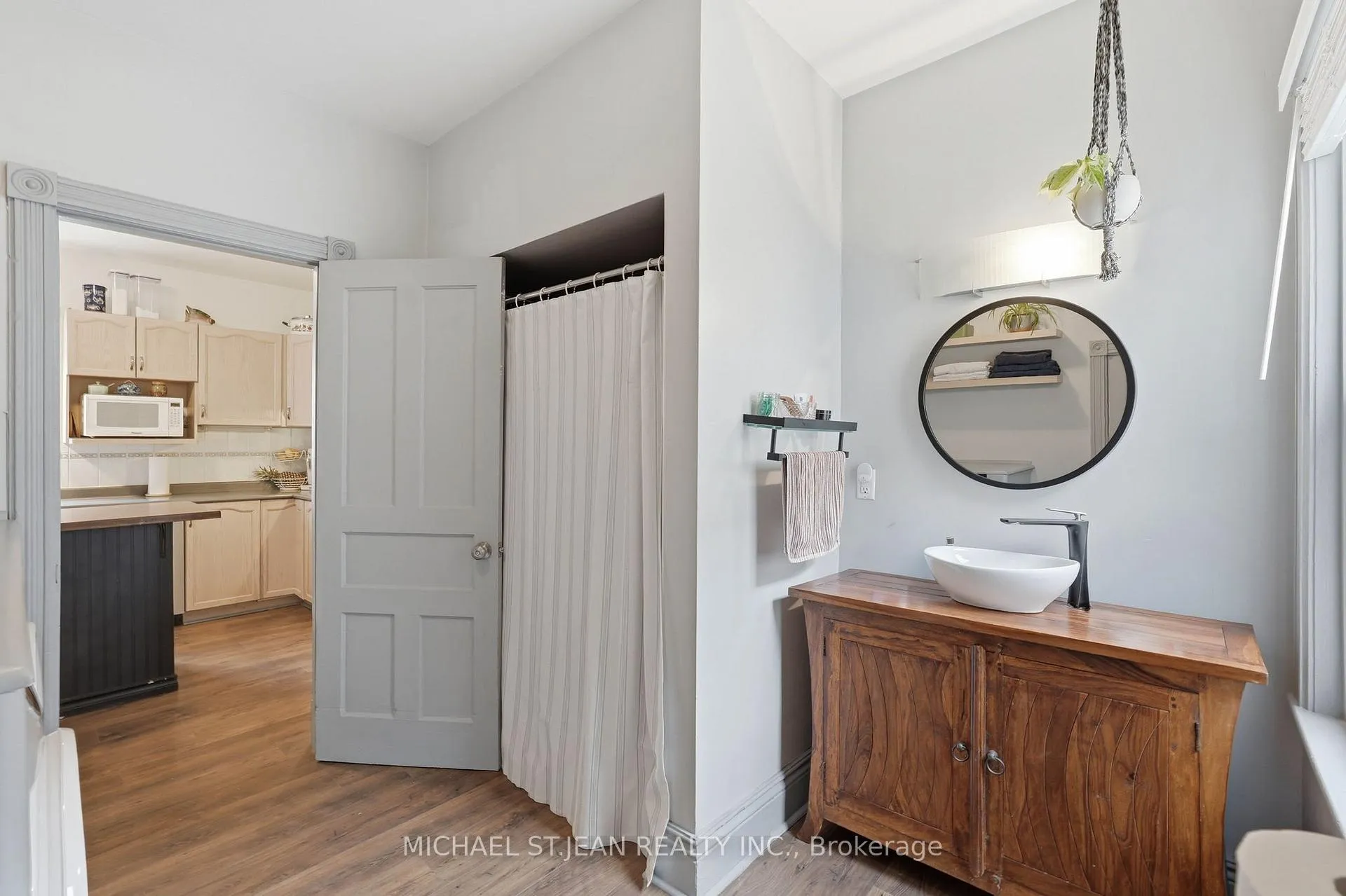 Photo 23 of 13 Gordon Street, Brantford — HOMEH