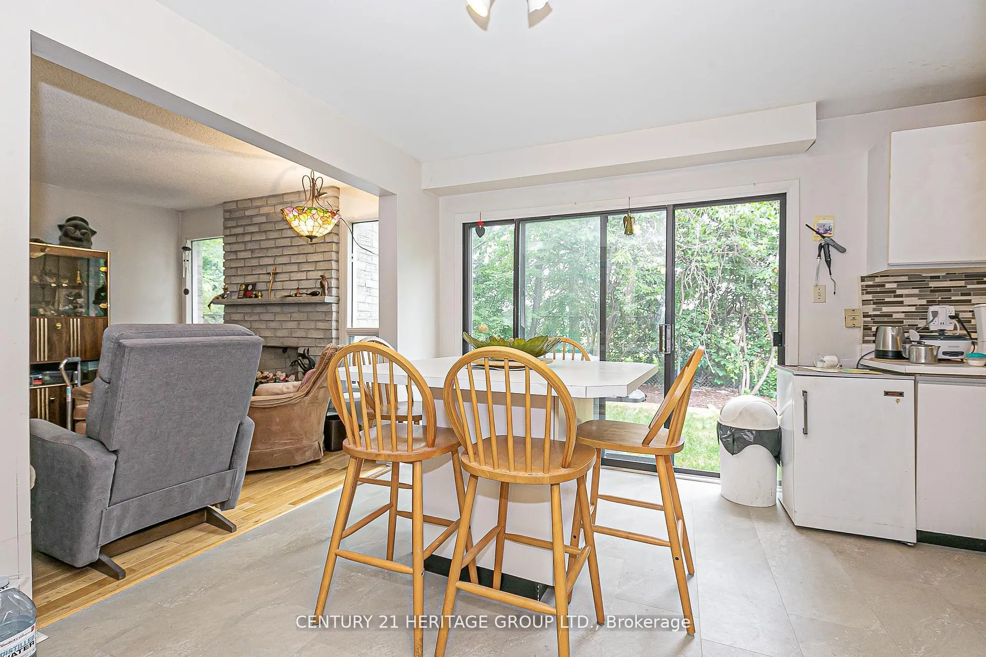 Photo 8 of 261 Badessa Circle, Vaughan, Brownridge — HOMEH