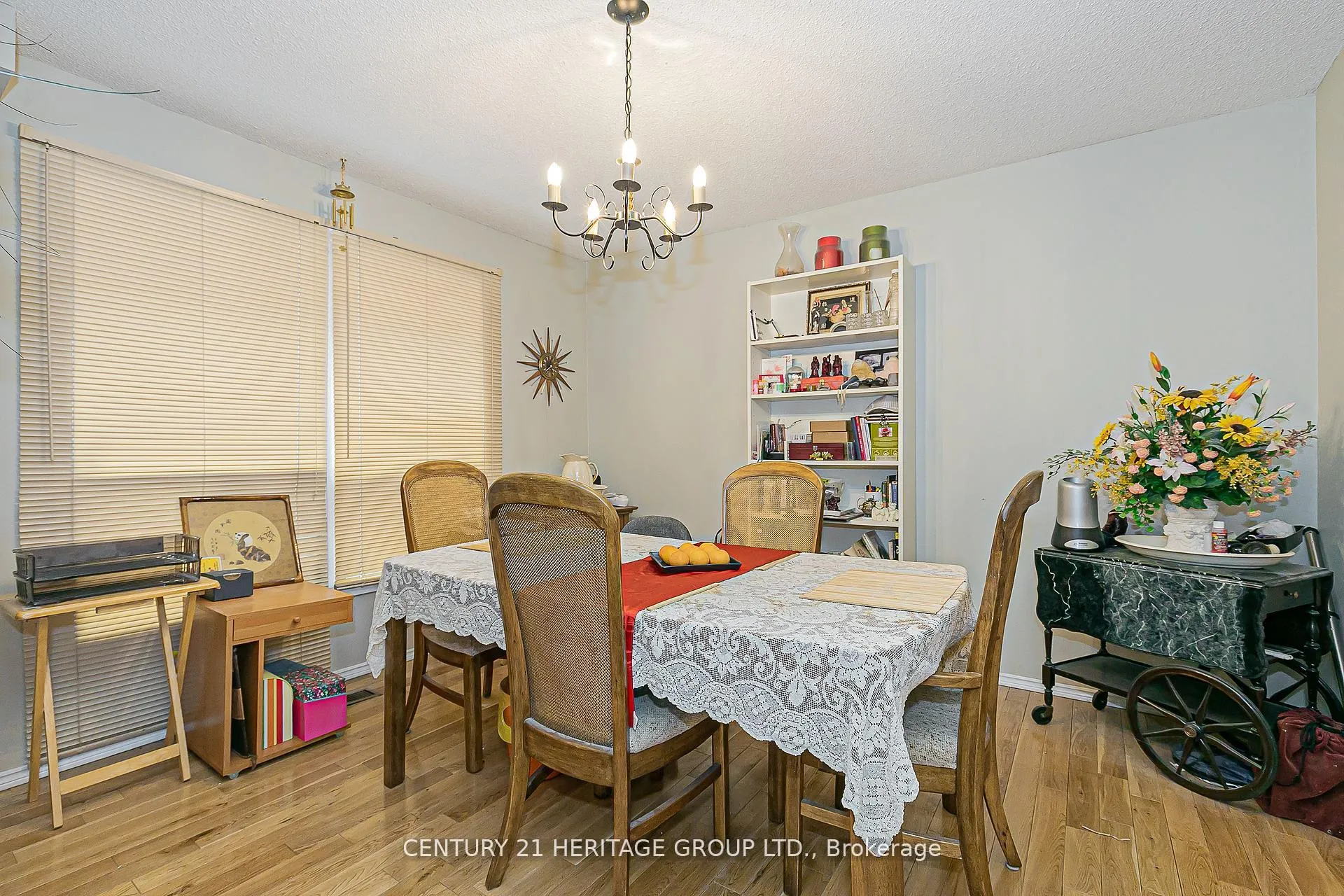 Photo 9 of 261 Badessa Circle, Vaughan, Brownridge — HOMEH