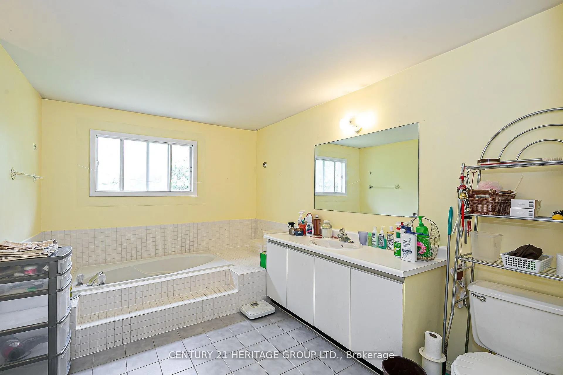 Photo 15 of 261 Badessa Circle, Vaughan, Brownridge — HOMEH