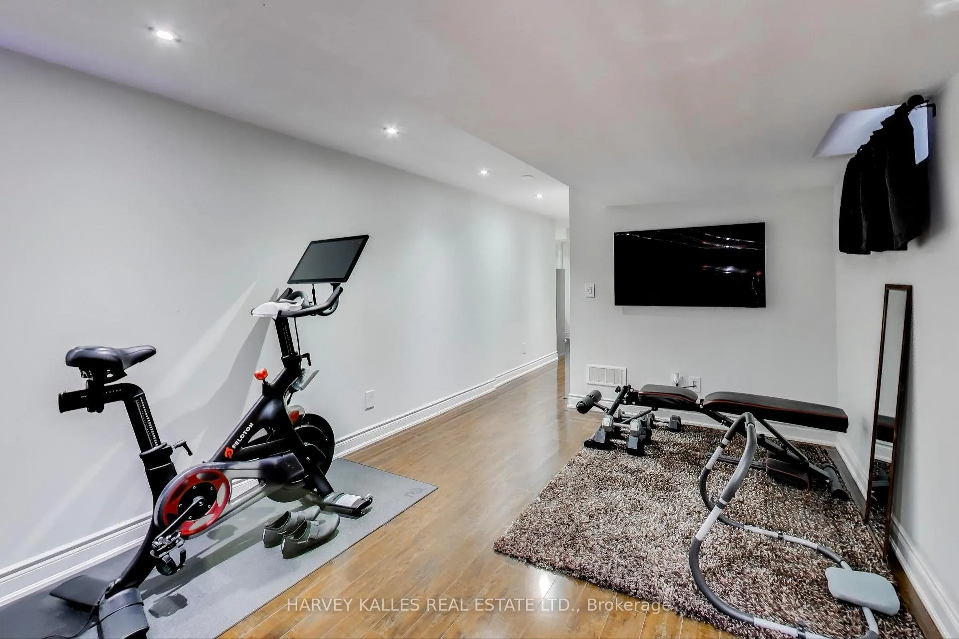 Photo 18 of 136 Degrassi Cove Circle, Brampton, Credit Valley — HOMEH