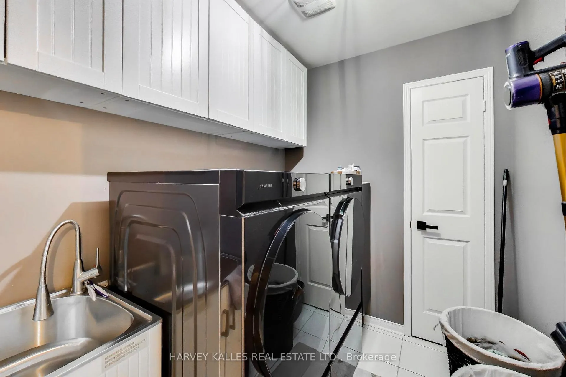 Photo 19 of 136 Degrassi Cove Circle, Brampton, Credit Valley — HOMEH