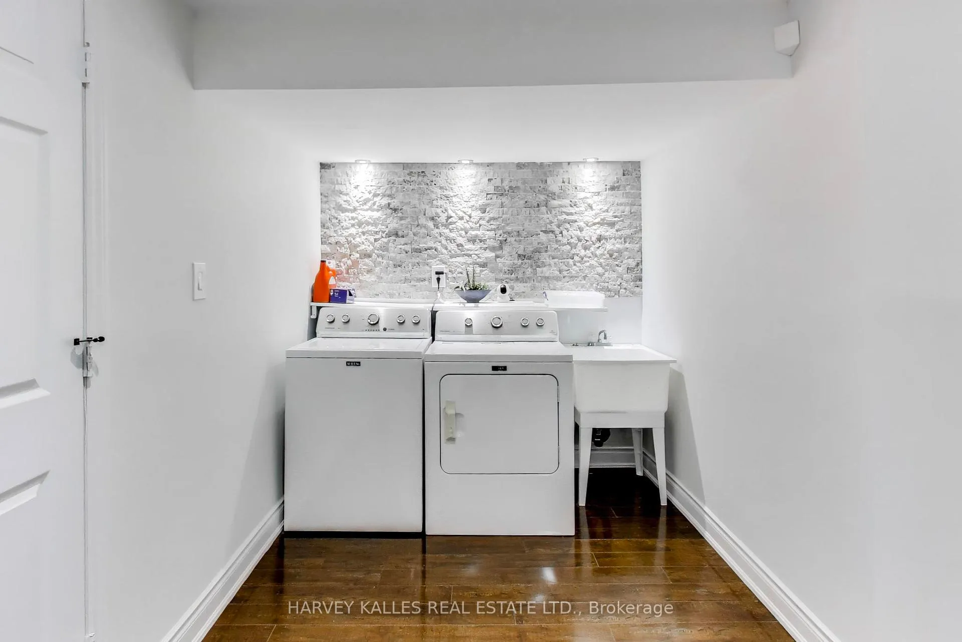 Photo 20 of 136 Degrassi Cove Circle, Brampton, Credit Valley — HOMEH