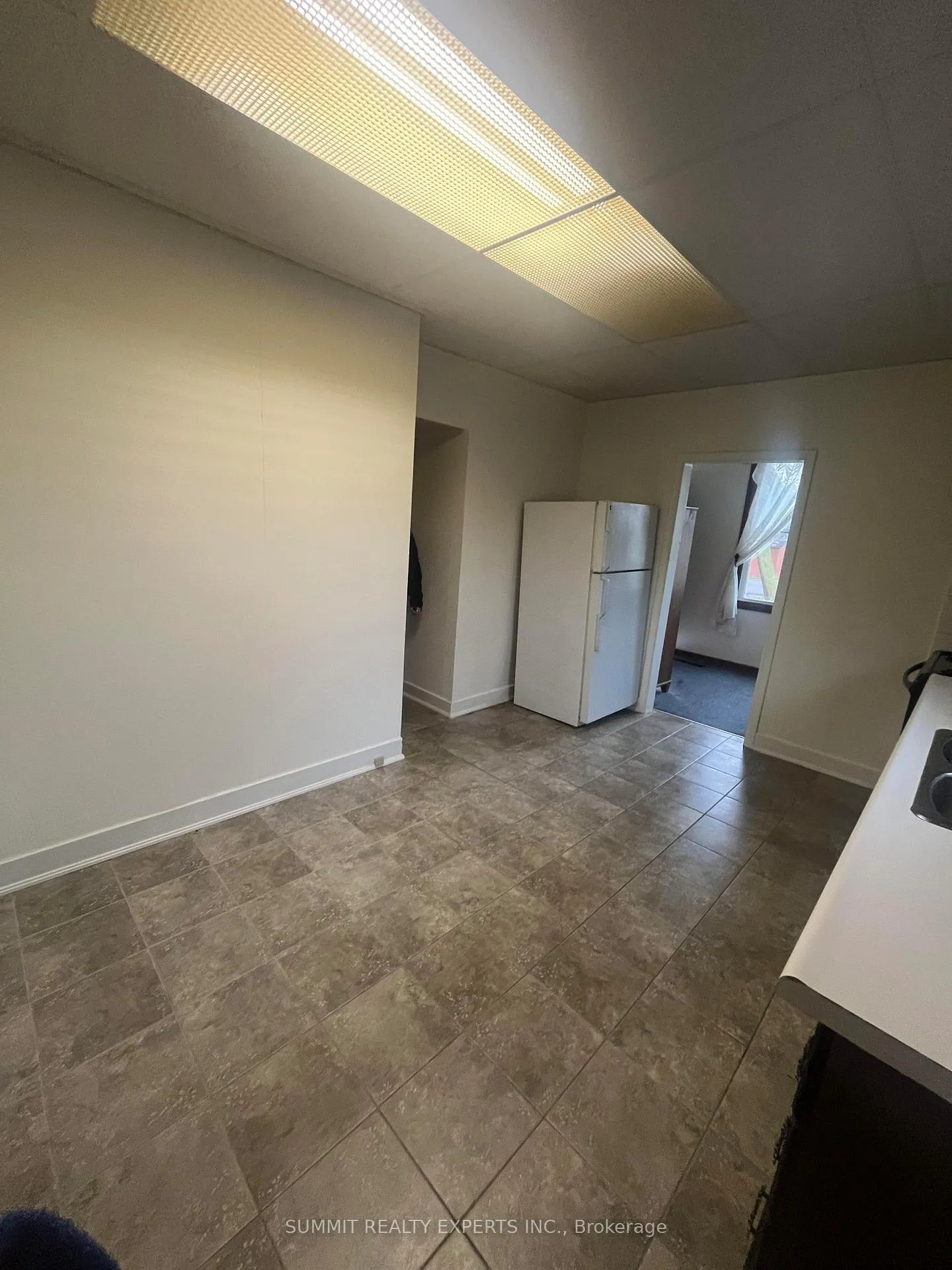 Photo 1 of Unit 2, 32 Lakeview Drive, Hamilton, Stoney Creek — HOMEH
