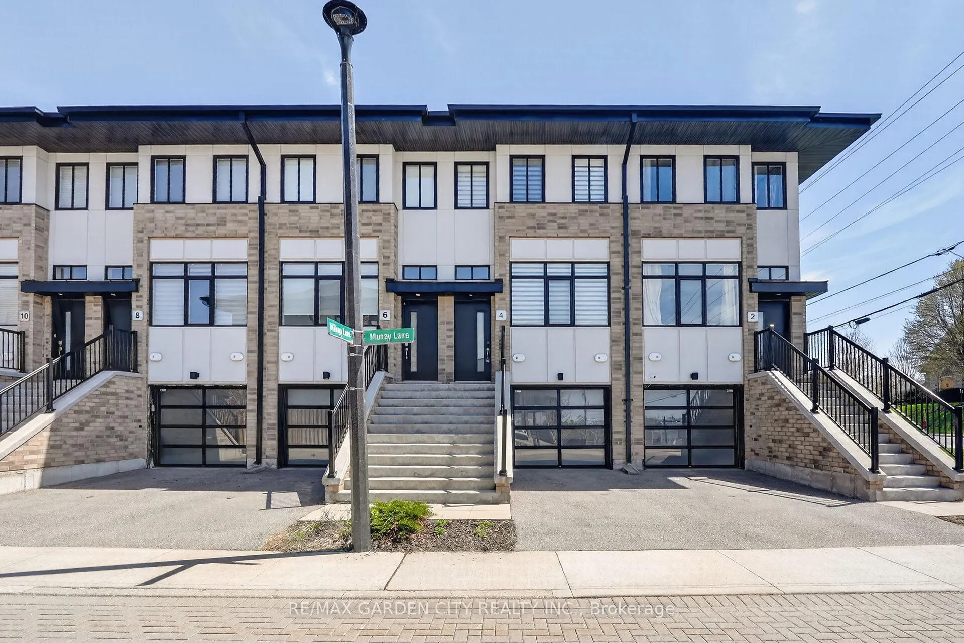 Photo 2 of 4 Munay Lane, Hamilton, Ancaster — HOMEH