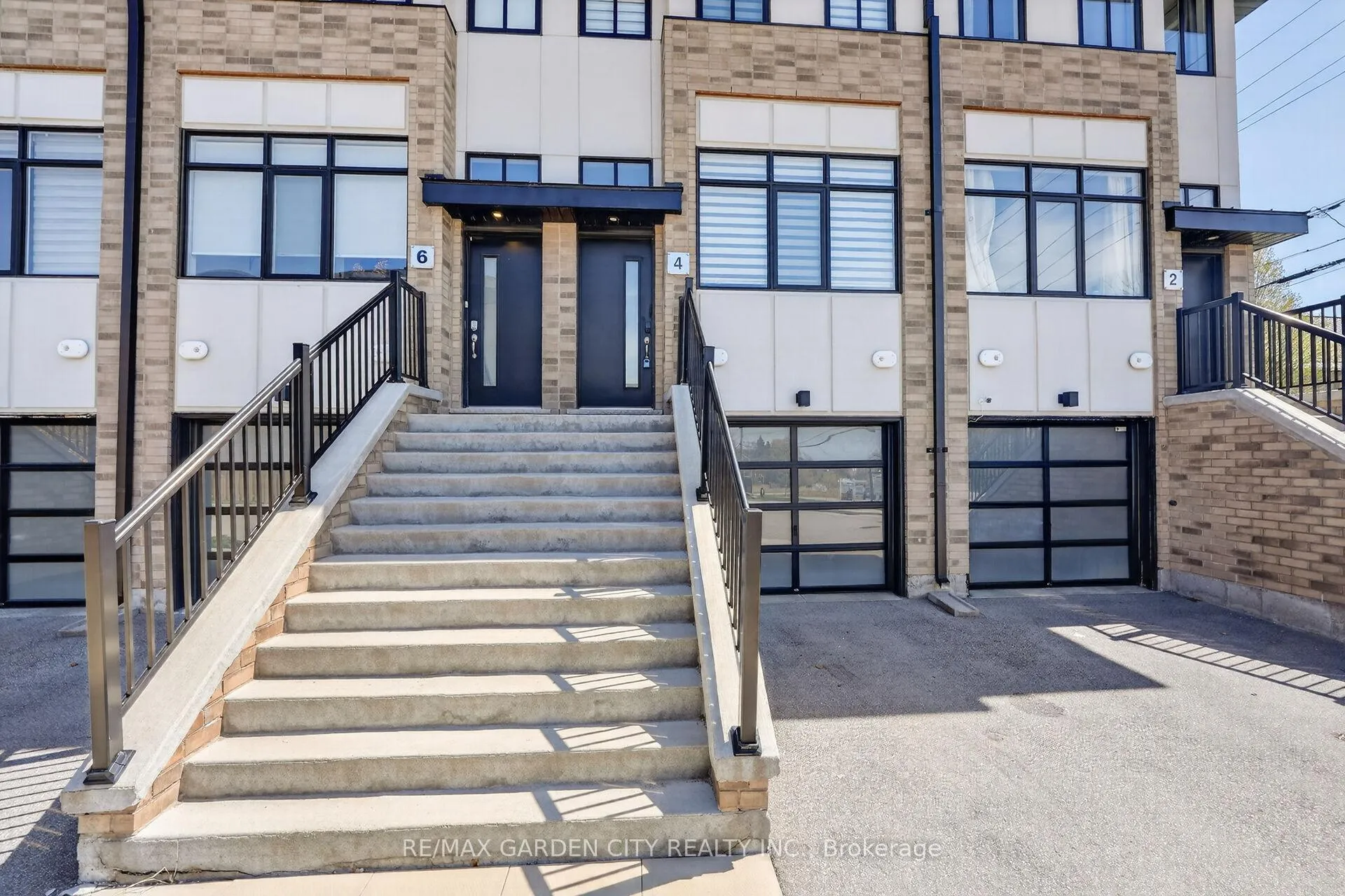 Photo 4 of 4 Munay Lane, Hamilton, Ancaster — HOMEH