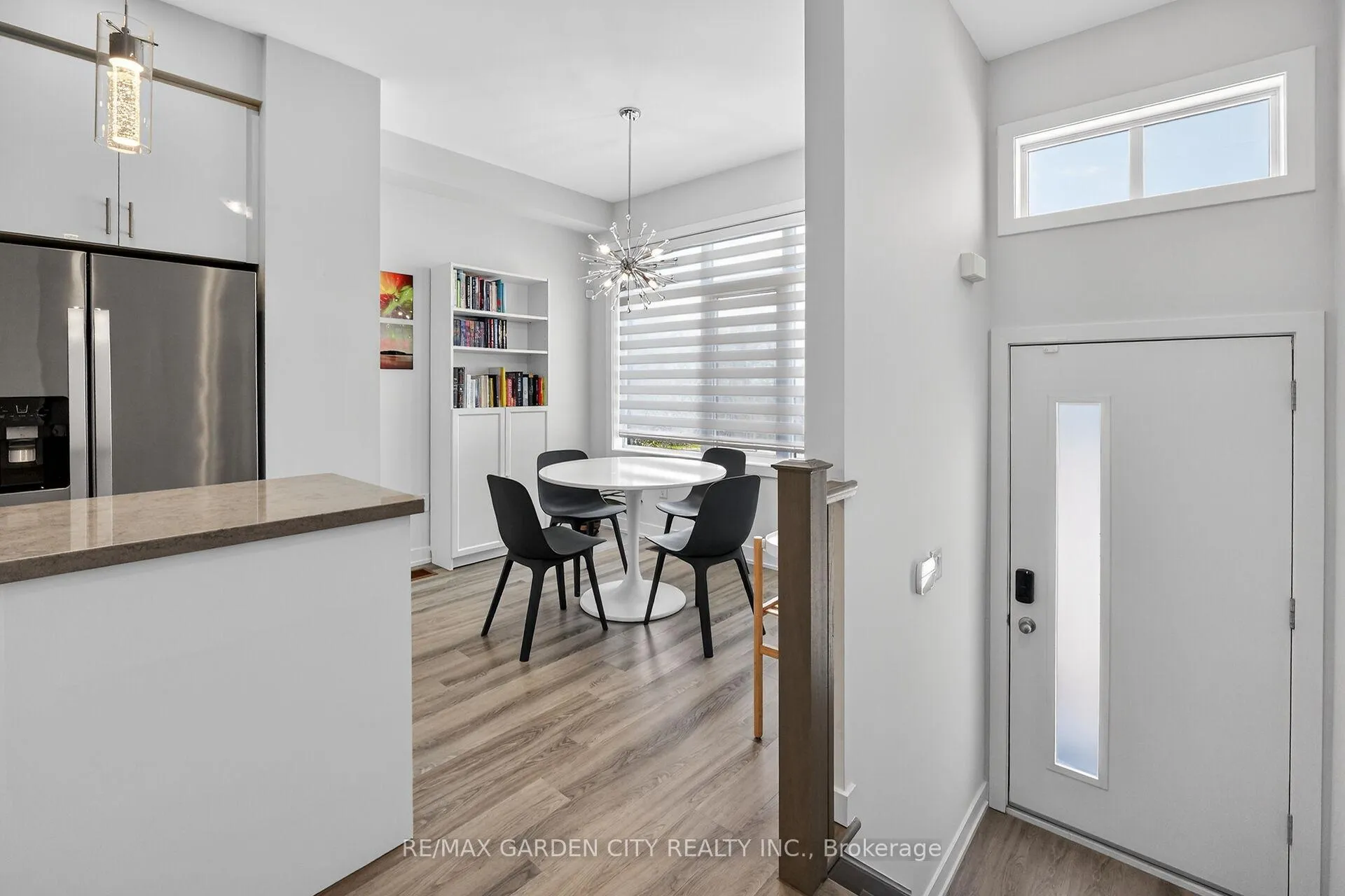 Photo 5 of 4 Munay Lane, Hamilton, Ancaster — HOMEH