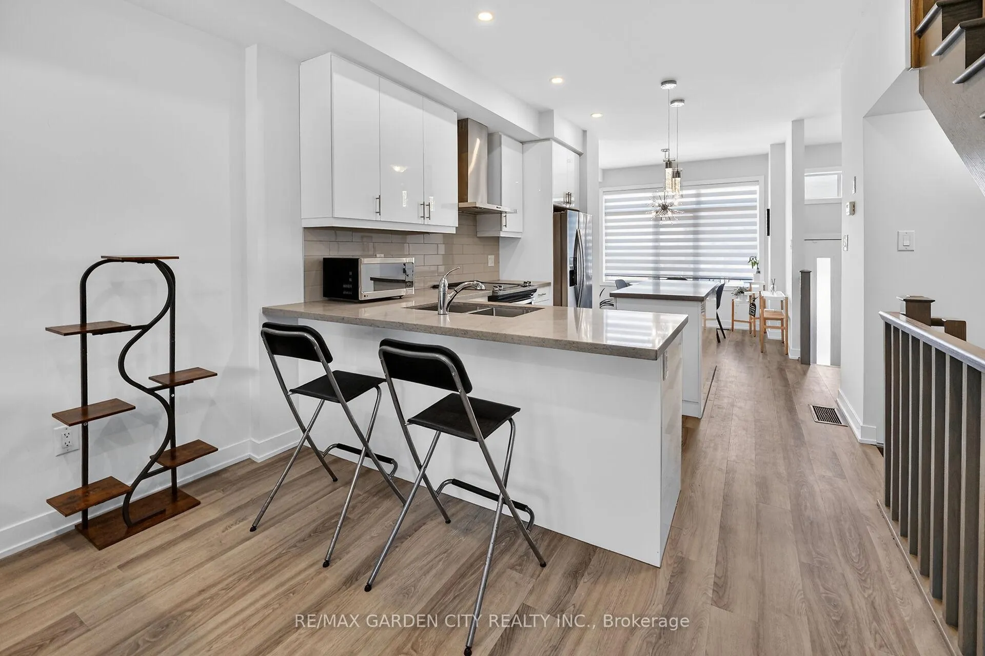 Photo 10 of 4 Munay Lane, Hamilton, Ancaster — HOMEH