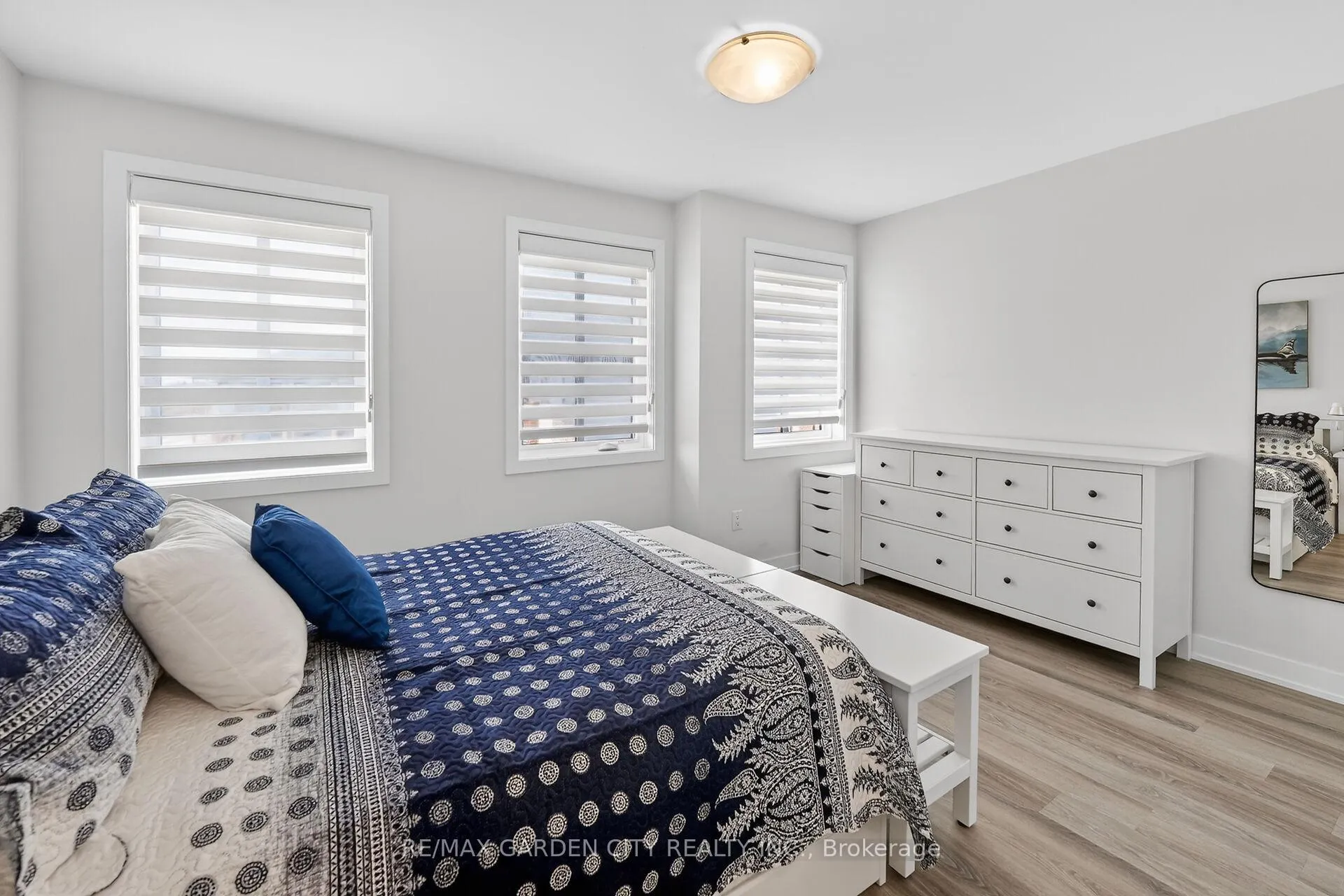 Photo 14 of 4 Munay Lane, Hamilton, Ancaster — HOMEH