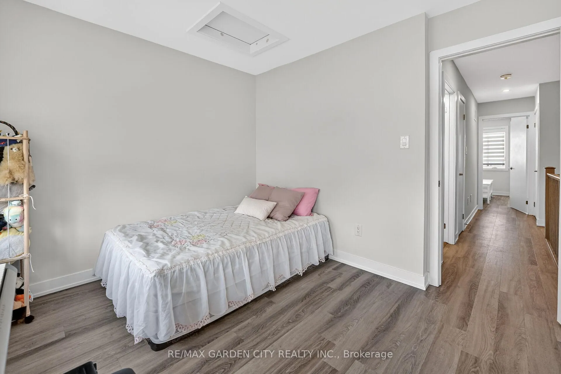 Photo 19 of 4 Munay Lane, Hamilton, Ancaster — HOMEH